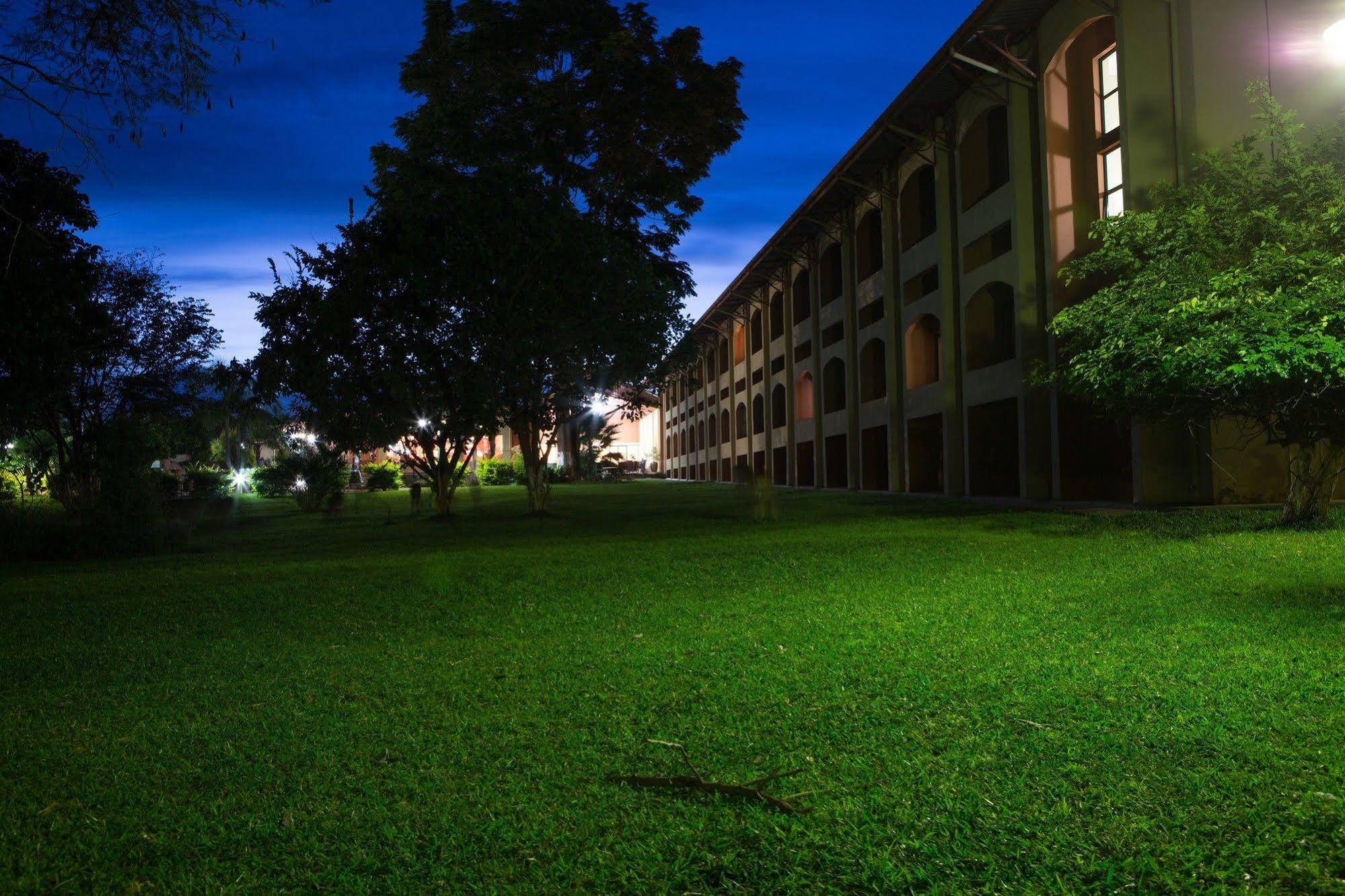 M'Kango Golfview Hotel Lusaka Exterior photo