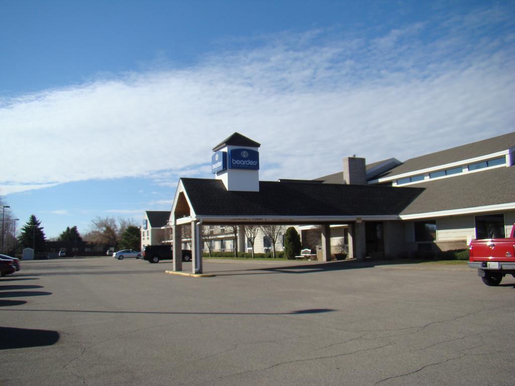 Boarders Inn & Suites By Cobblestone Hotels - Faribault Exterior photo