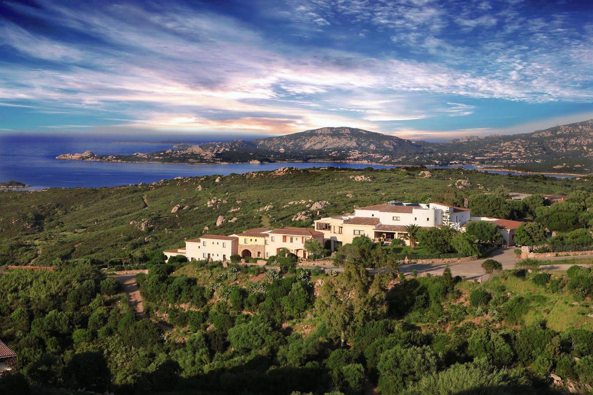 Hotel Micalosu Cannigione Exterior photo