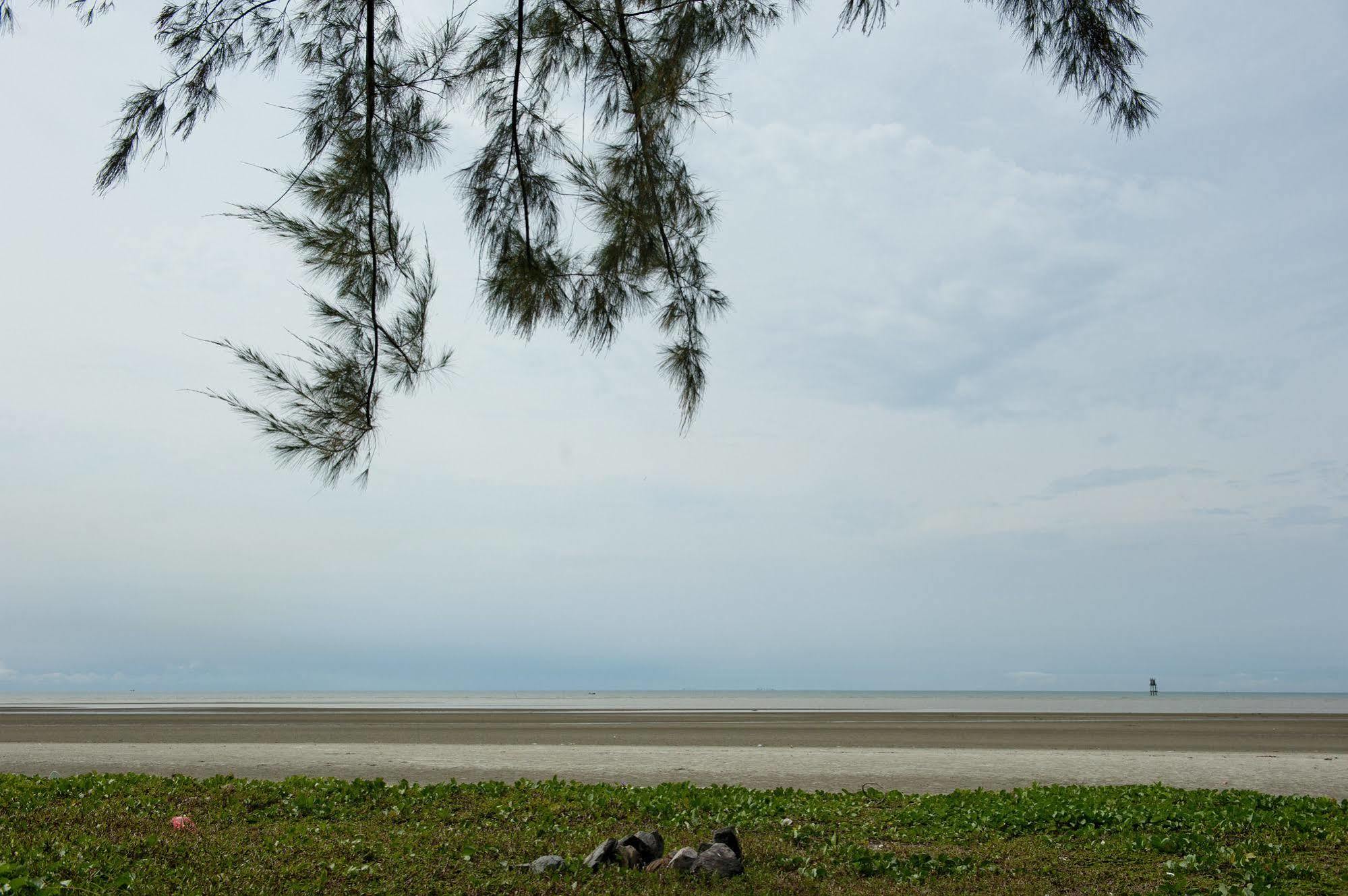 Seri Bayu Resort Hotel Sungai Pelek Exterior photo