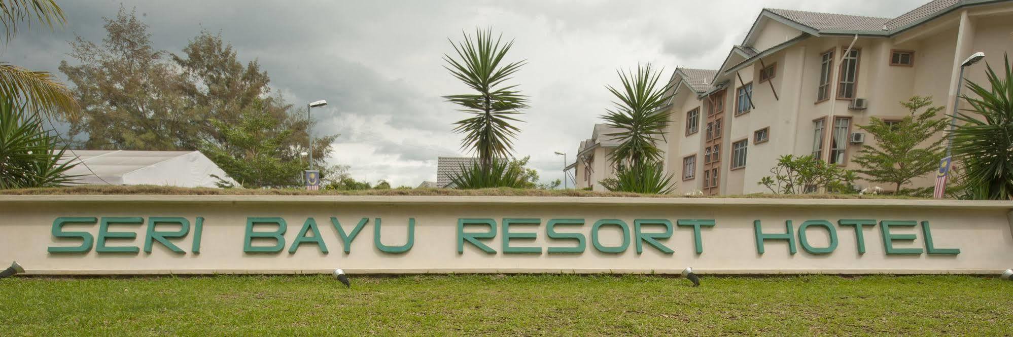 Seri Bayu Resort Hotel Sungai Pelek Exterior photo