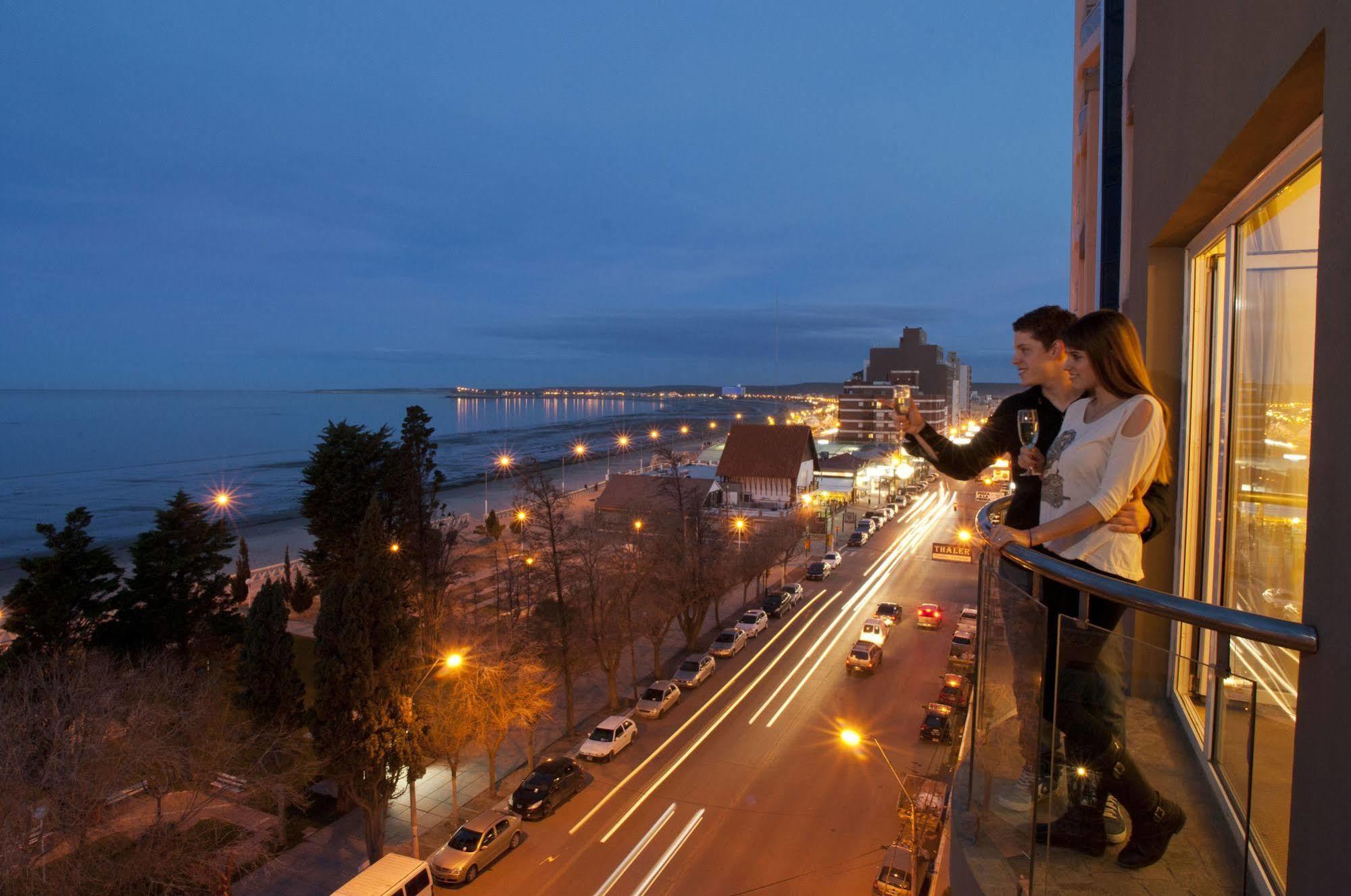 Hotel Piren Puerto Madryn Exterior photo