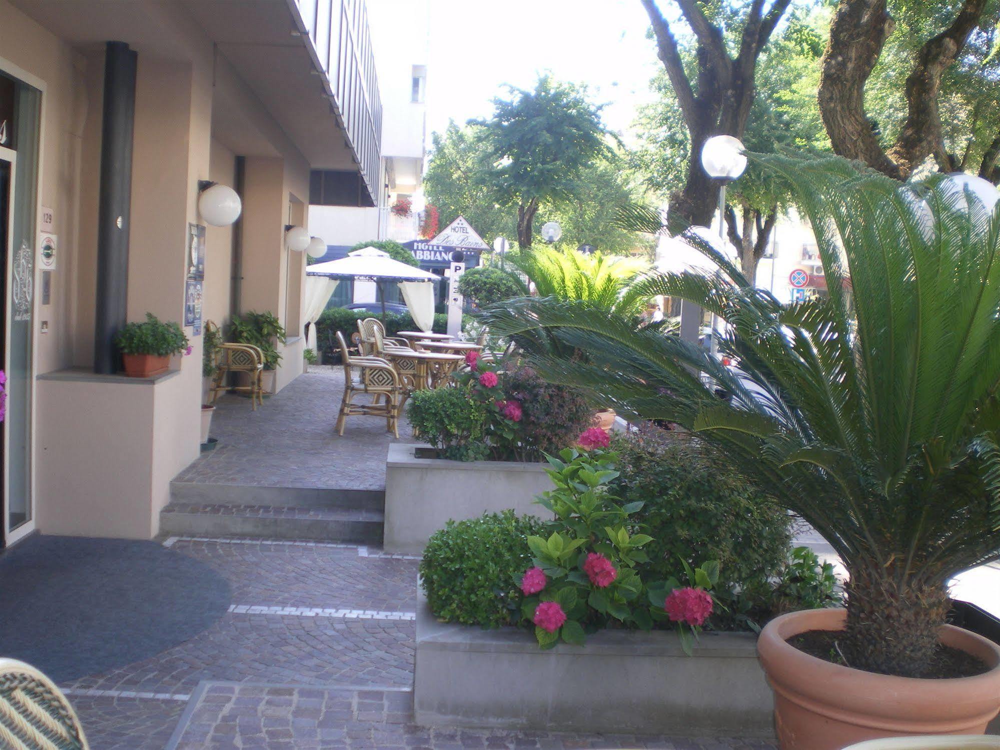 Hotel Des Bains Cattolica Exterior photo