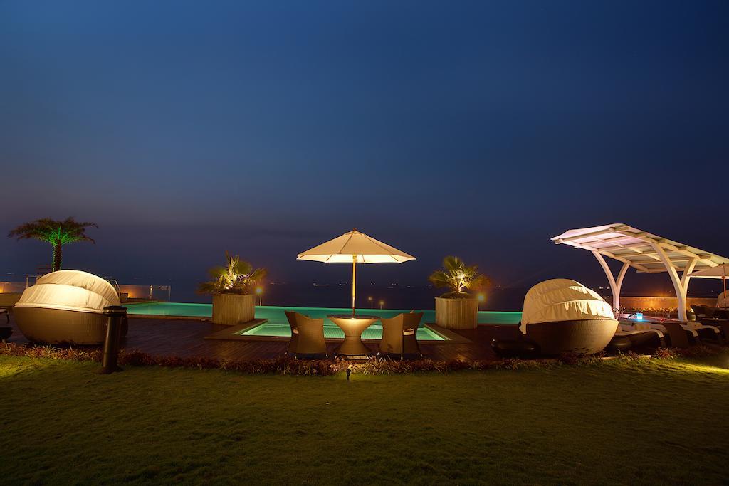 Novotel Visakhapatnam Varun Beach Exterior photo