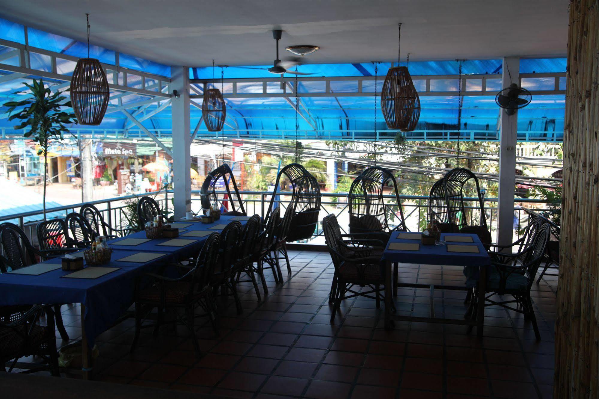Beach Road Hotel Sihanoukville Exterior photo