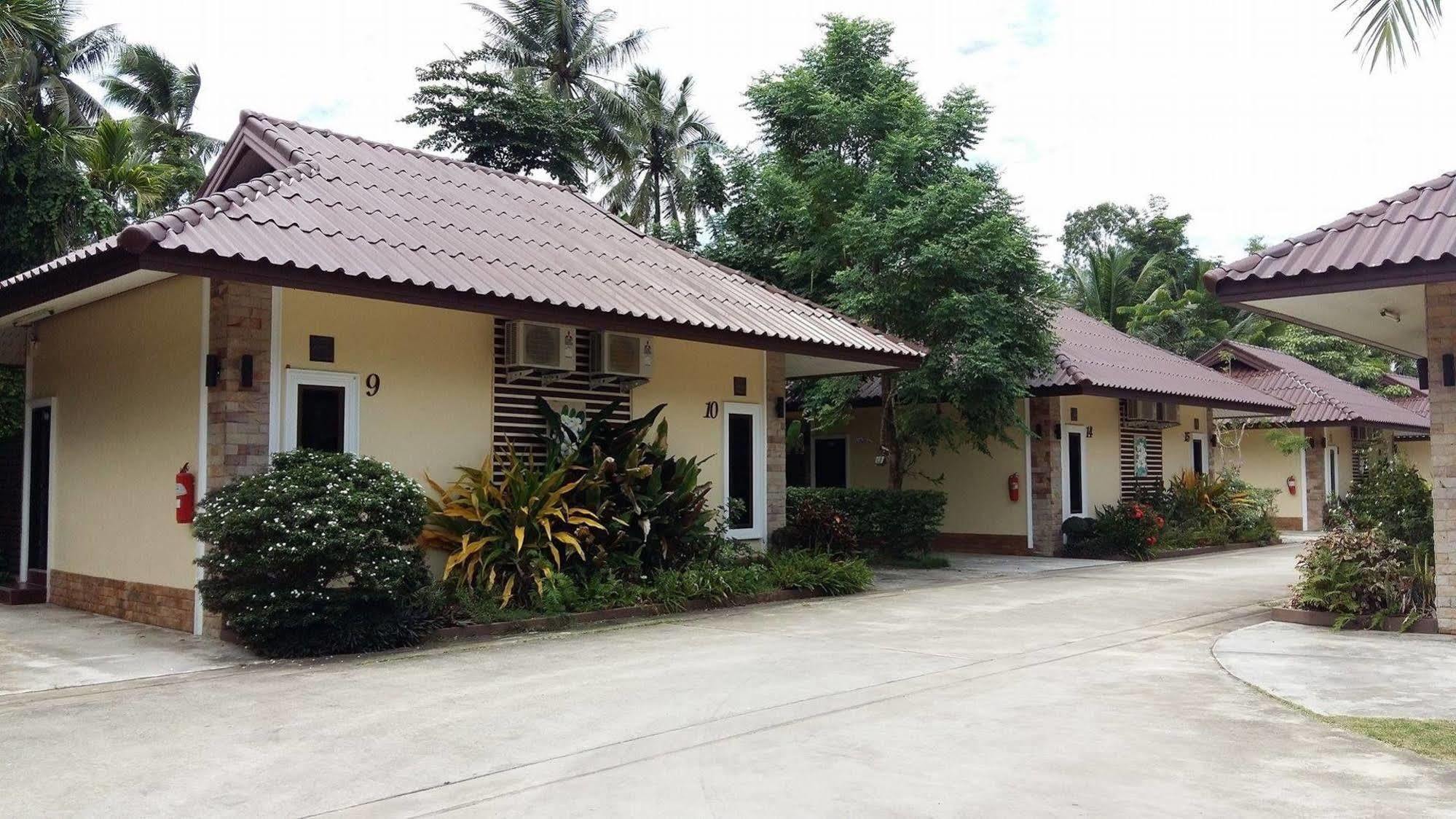 Palm Sweet Resort Chumphon Exterior photo