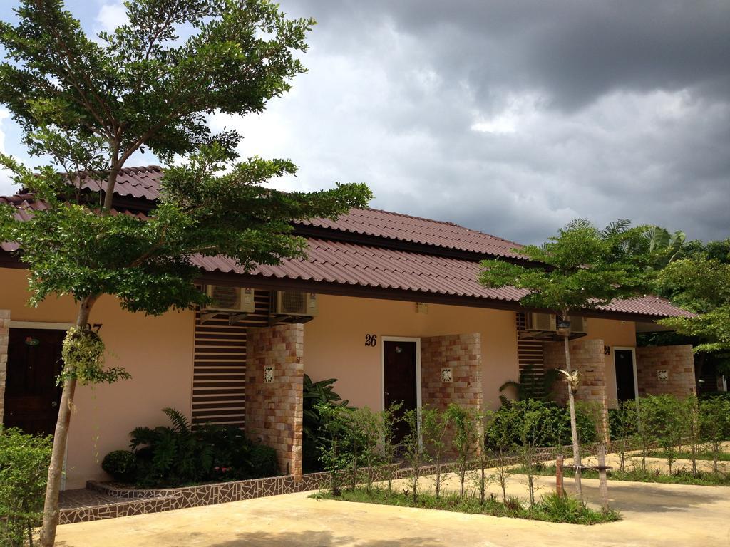 Palm Sweet Resort Chumphon Exterior photo