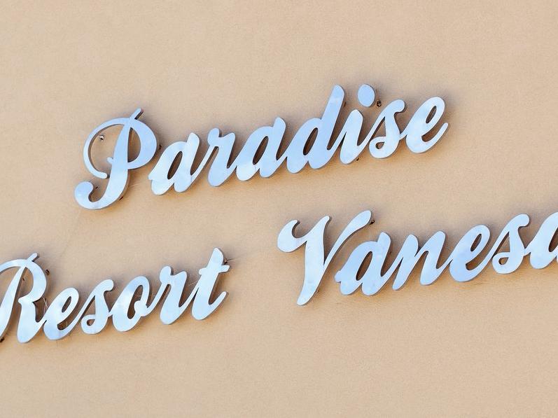 Paradise Resort Vanesa Vir Exterior photo