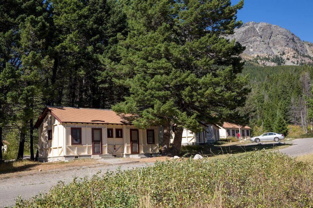 Rising Sun Motor Inn East Glacier Park Village Exterior photo