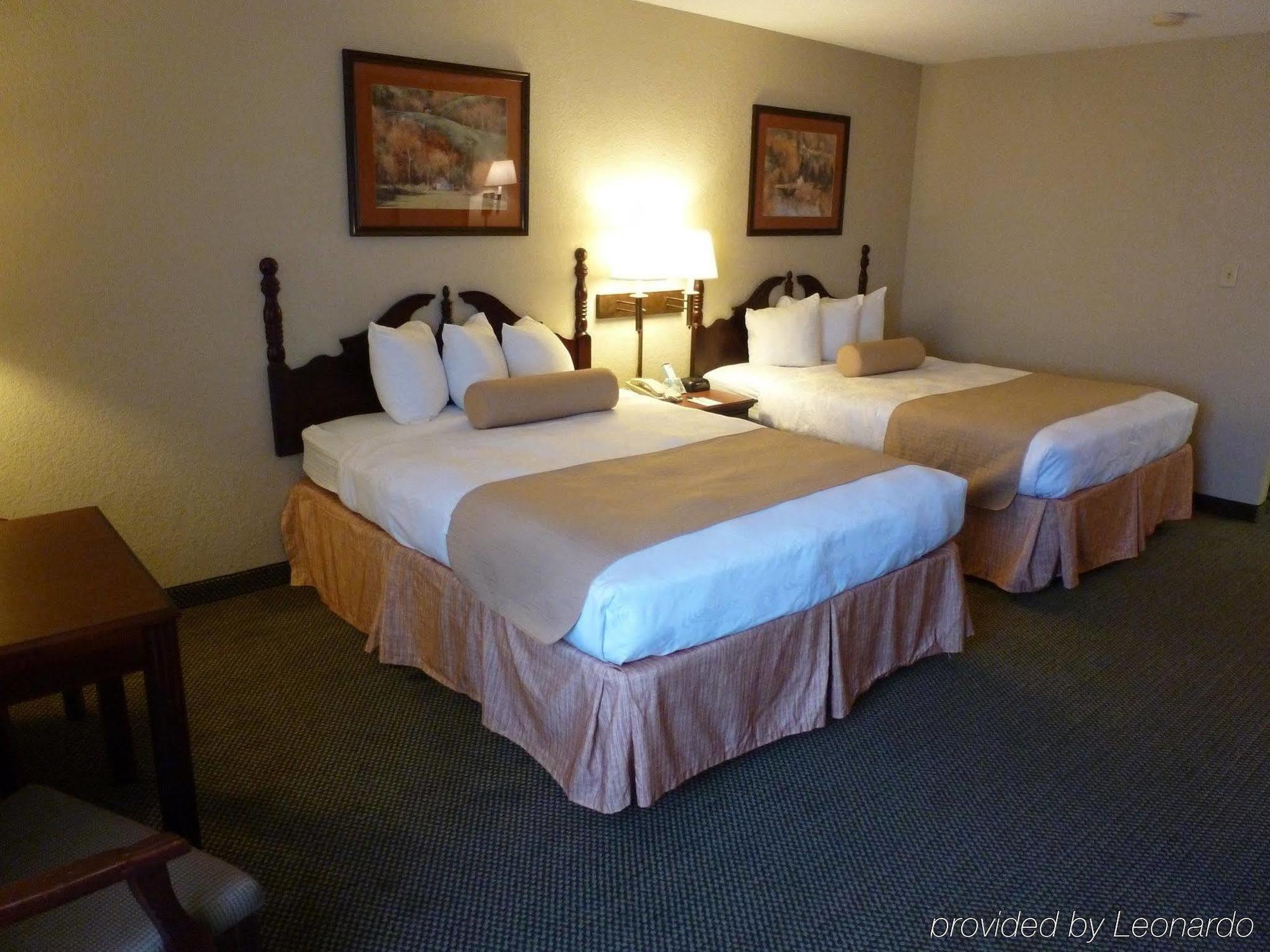 Holiday Inn Express & Suites Evansville North, An Ihg Hotel Warrenton Room photo