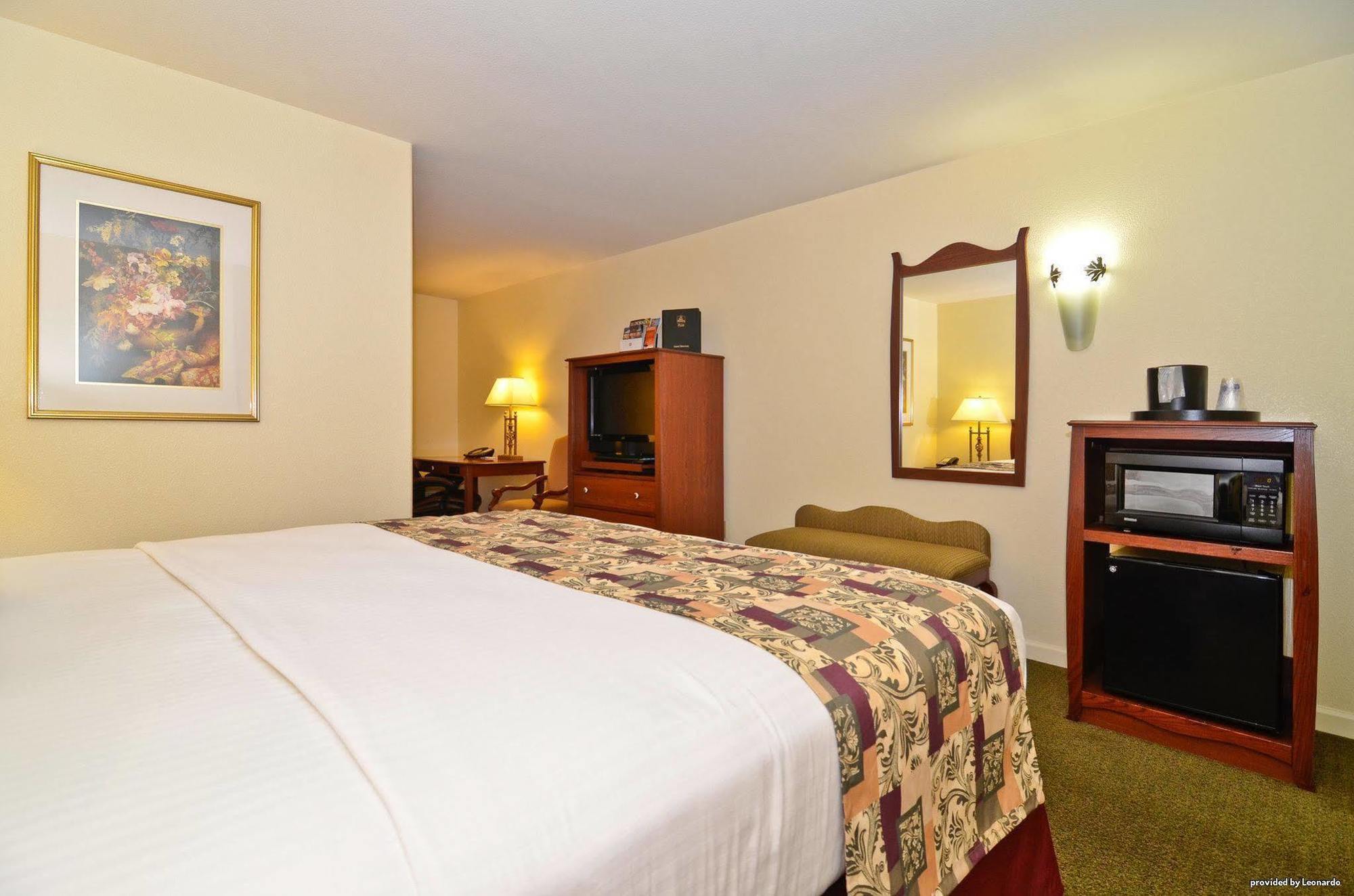 Best Western Cedar Inn & Suites Angels Camp Room photo