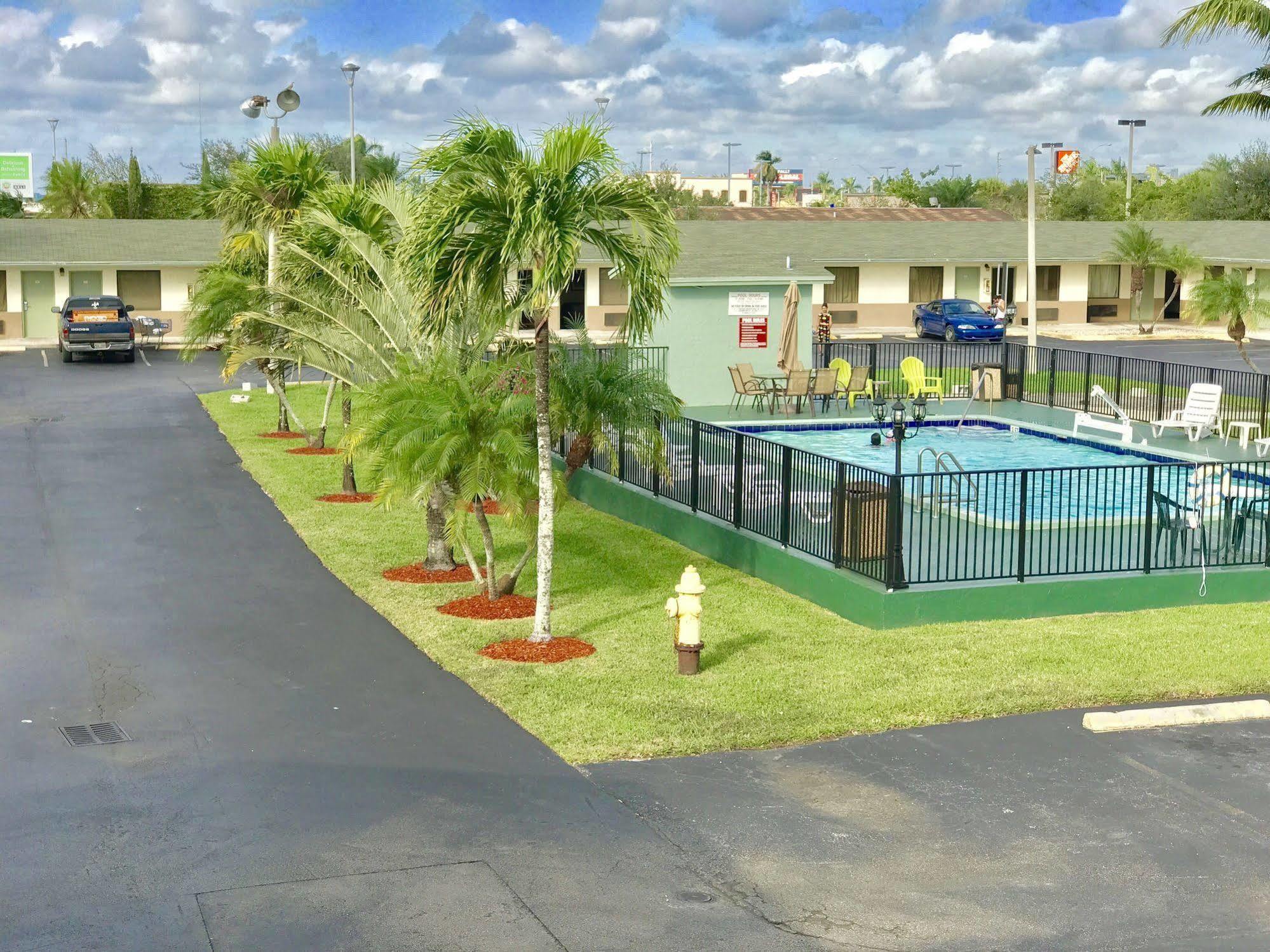 Budget Host Inn Florida City Exterior photo