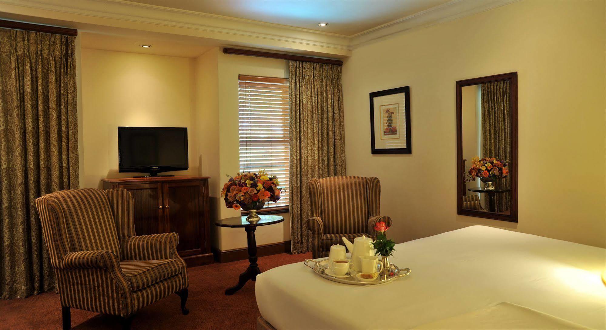 Premier Hotel Falstaff Johannesburg Room photo