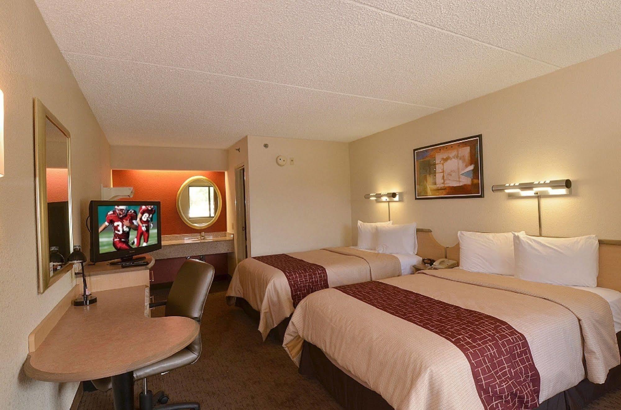 Red Roof Inn Plus+ Nashville Airport Room photo