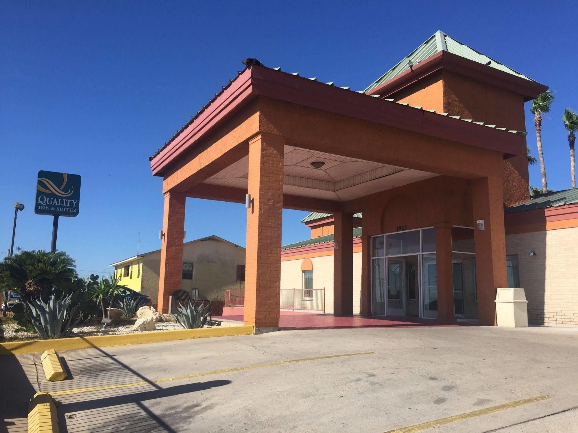 Econo Lodge Inn & Suites Eagle Pass Exterior photo