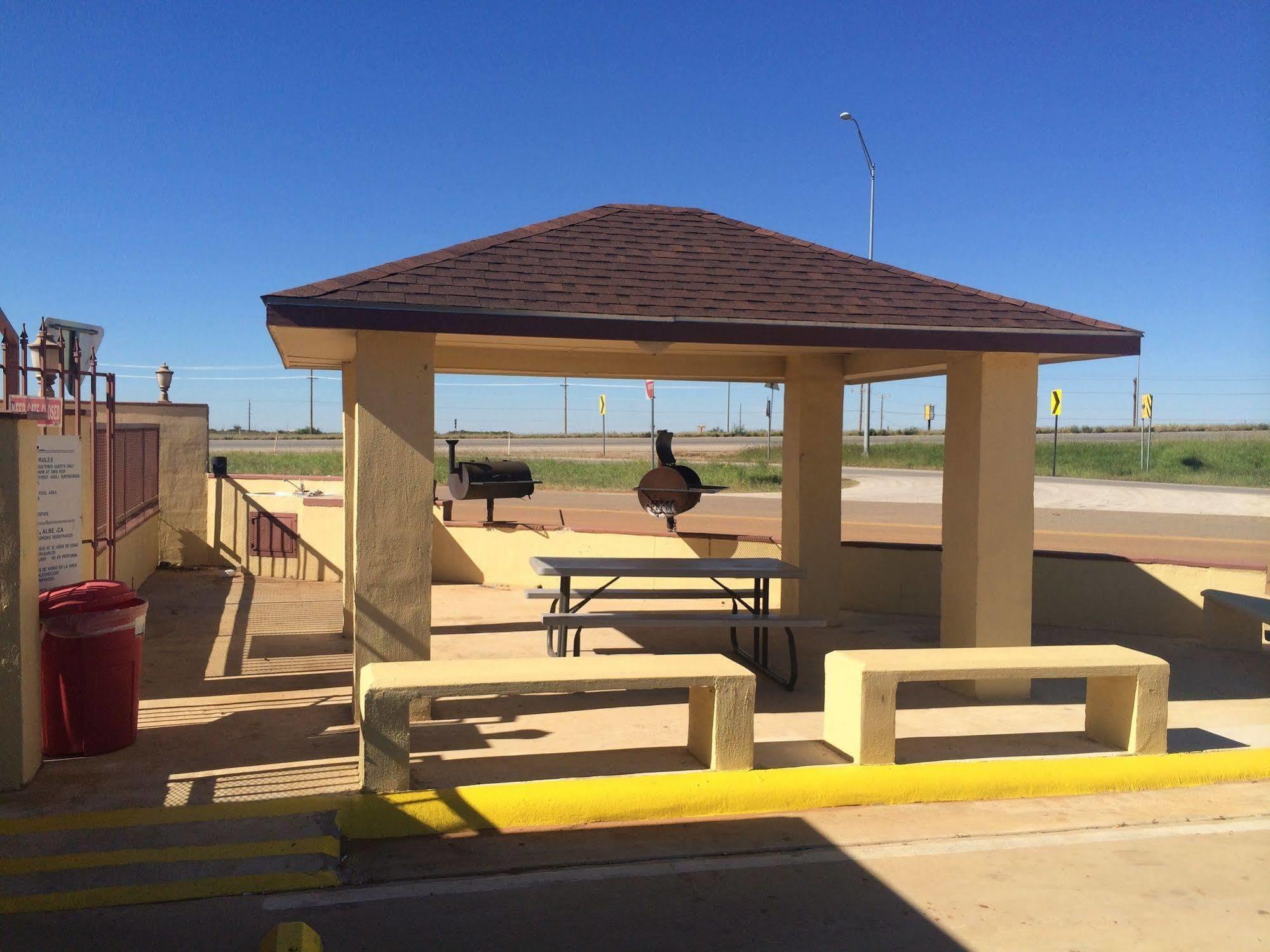 Cotulla Executive Inn Exterior photo