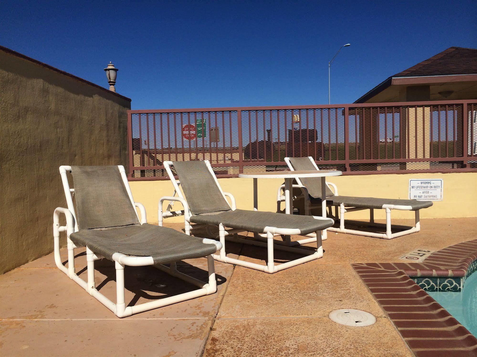 Cotulla Executive Inn Exterior photo