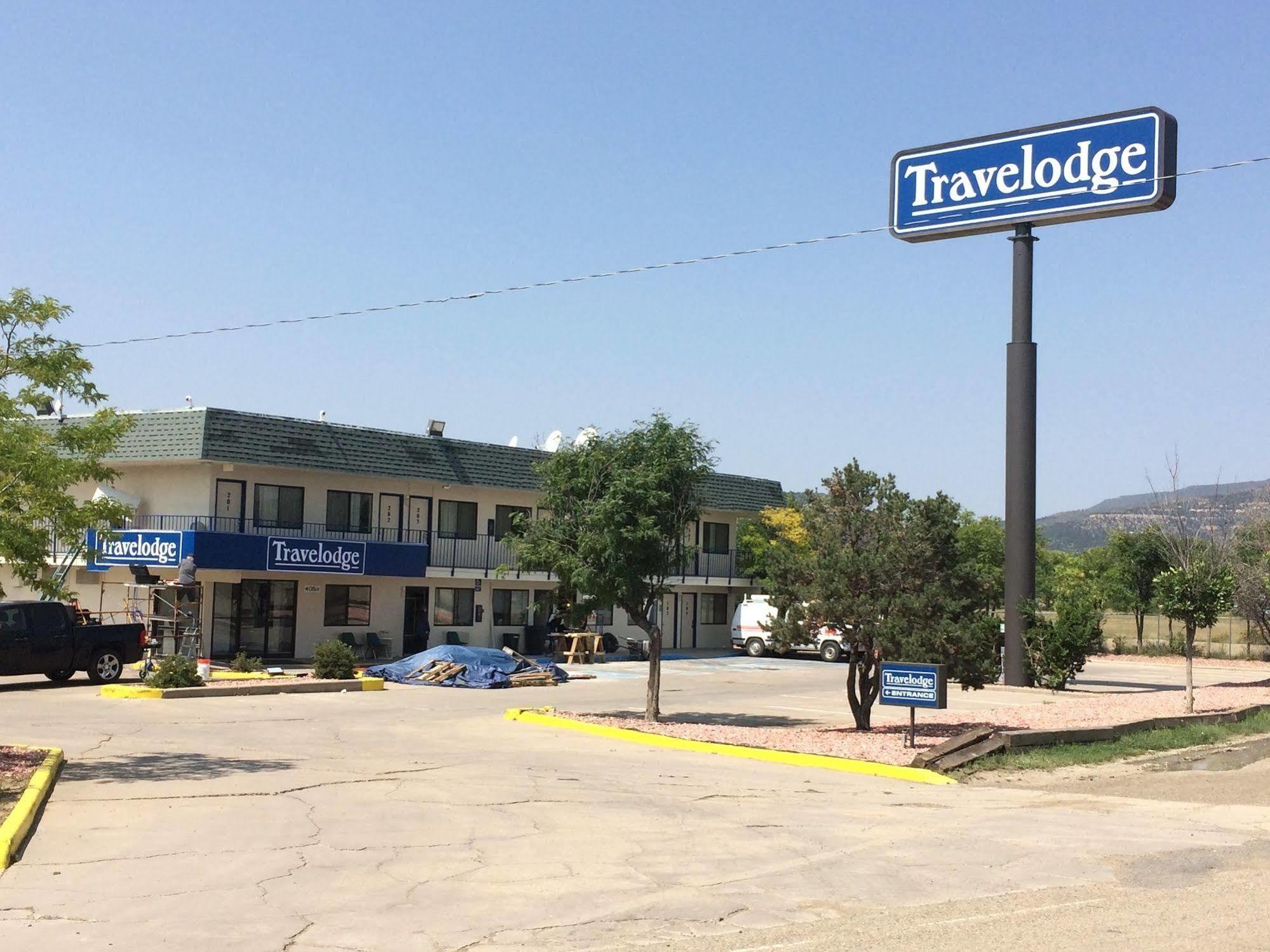 Travelodge By Wyndham Raton Exterior photo