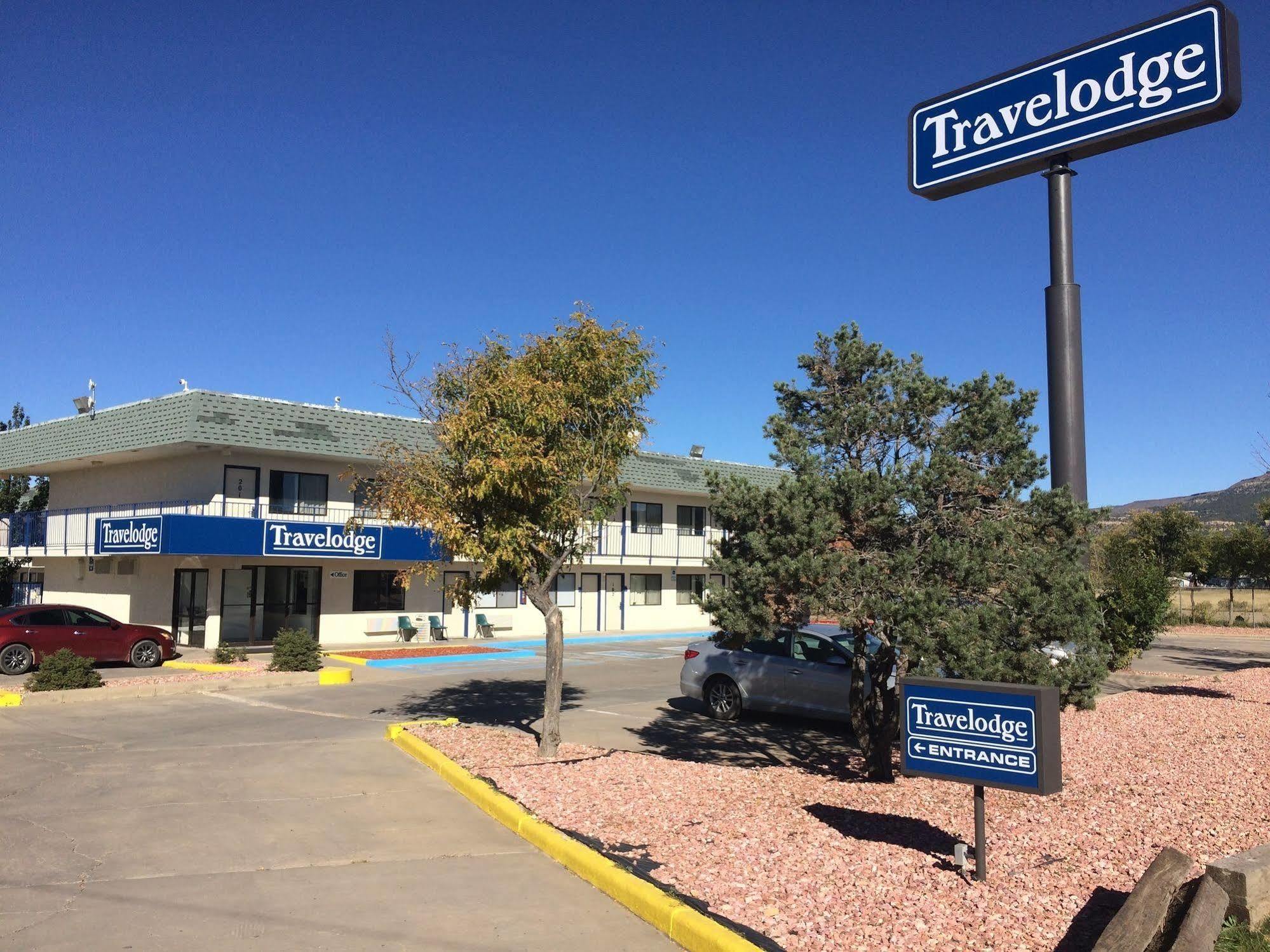 Travelodge By Wyndham Raton Exterior photo