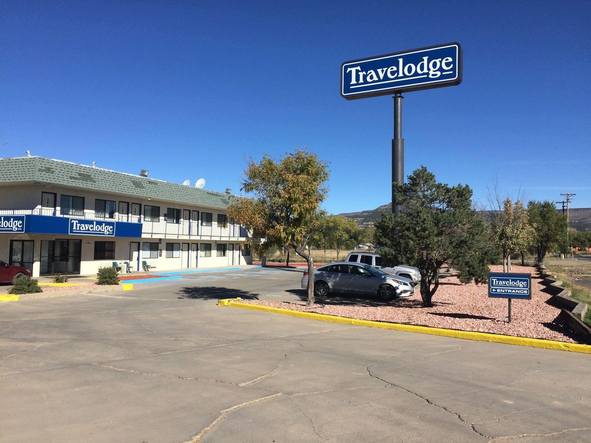 Travelodge By Wyndham Raton Exterior photo