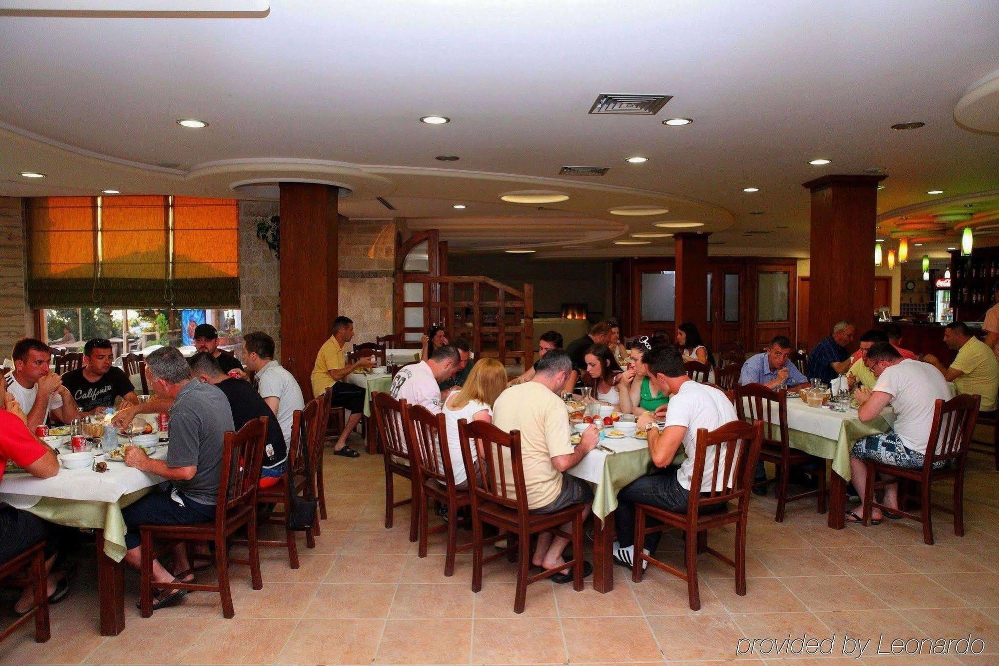 Hotel Oaz Durres Restaurant photo