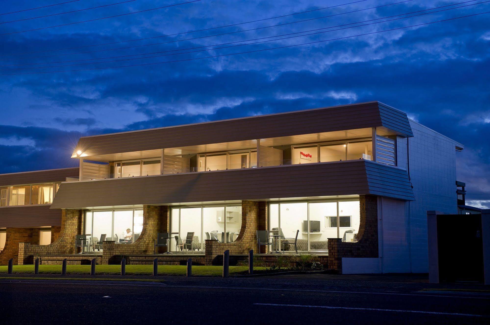 The Oceanside Motel Whitianga Exterior photo