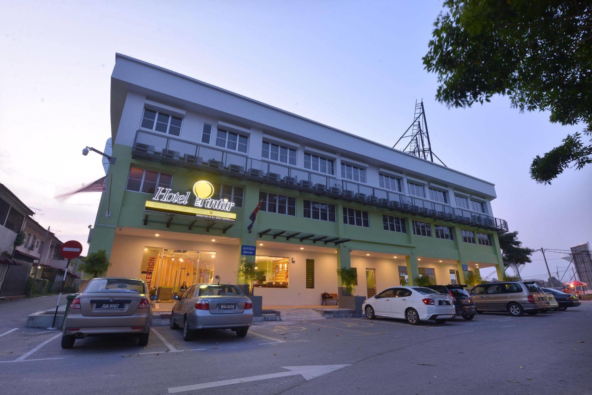 Hotel Pintar Parit Raja Exterior photo