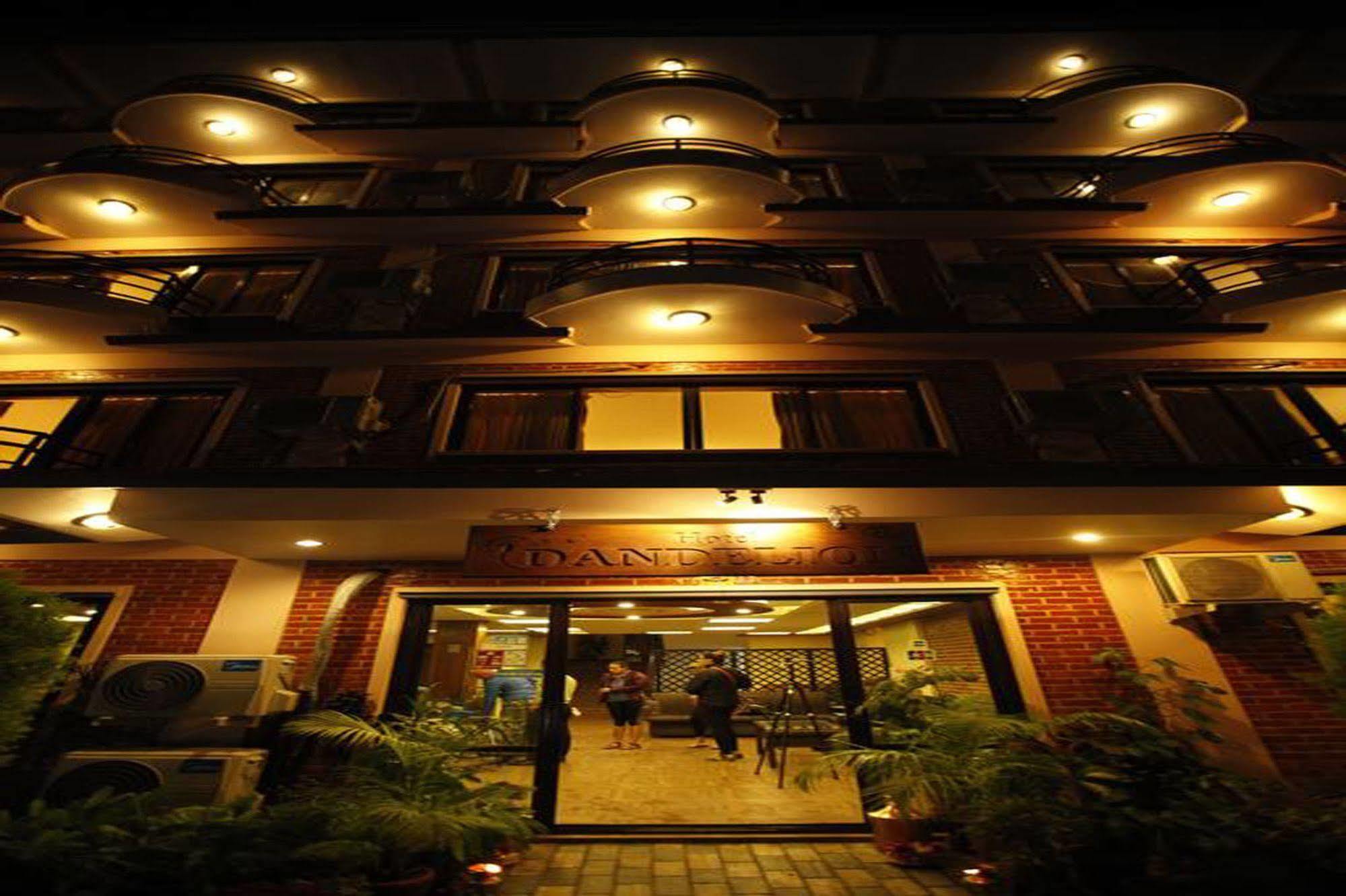 Hotel Dandelion Pokhara Exterior photo