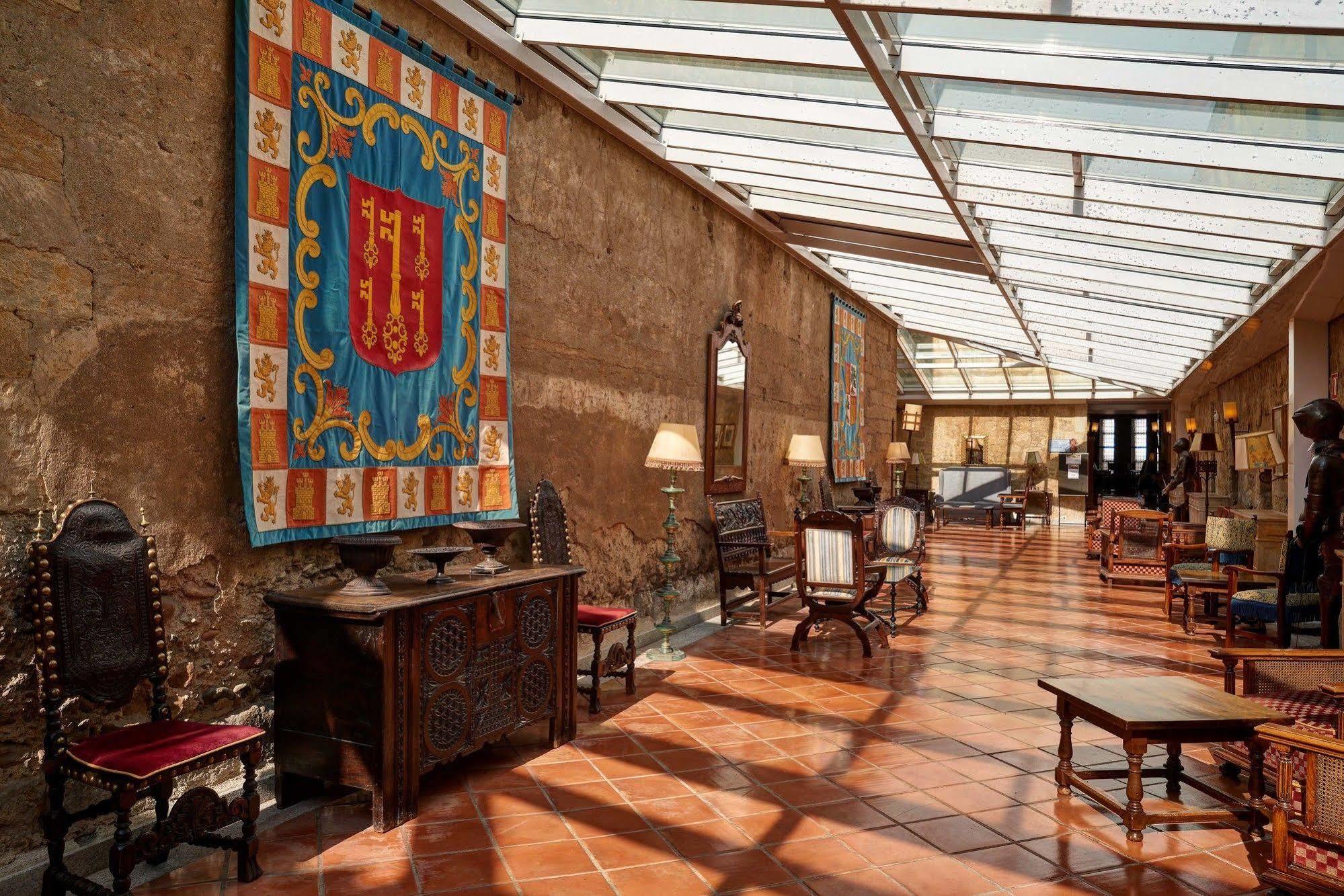 Parador De Ciudad Rodrigo Exterior photo