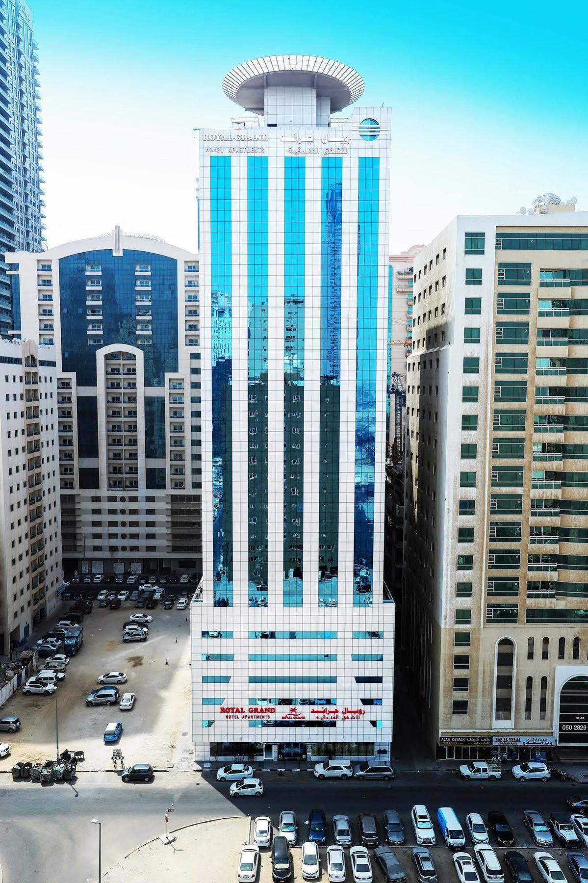 Royal Grand Suite Hotel Sharjah Exterior photo