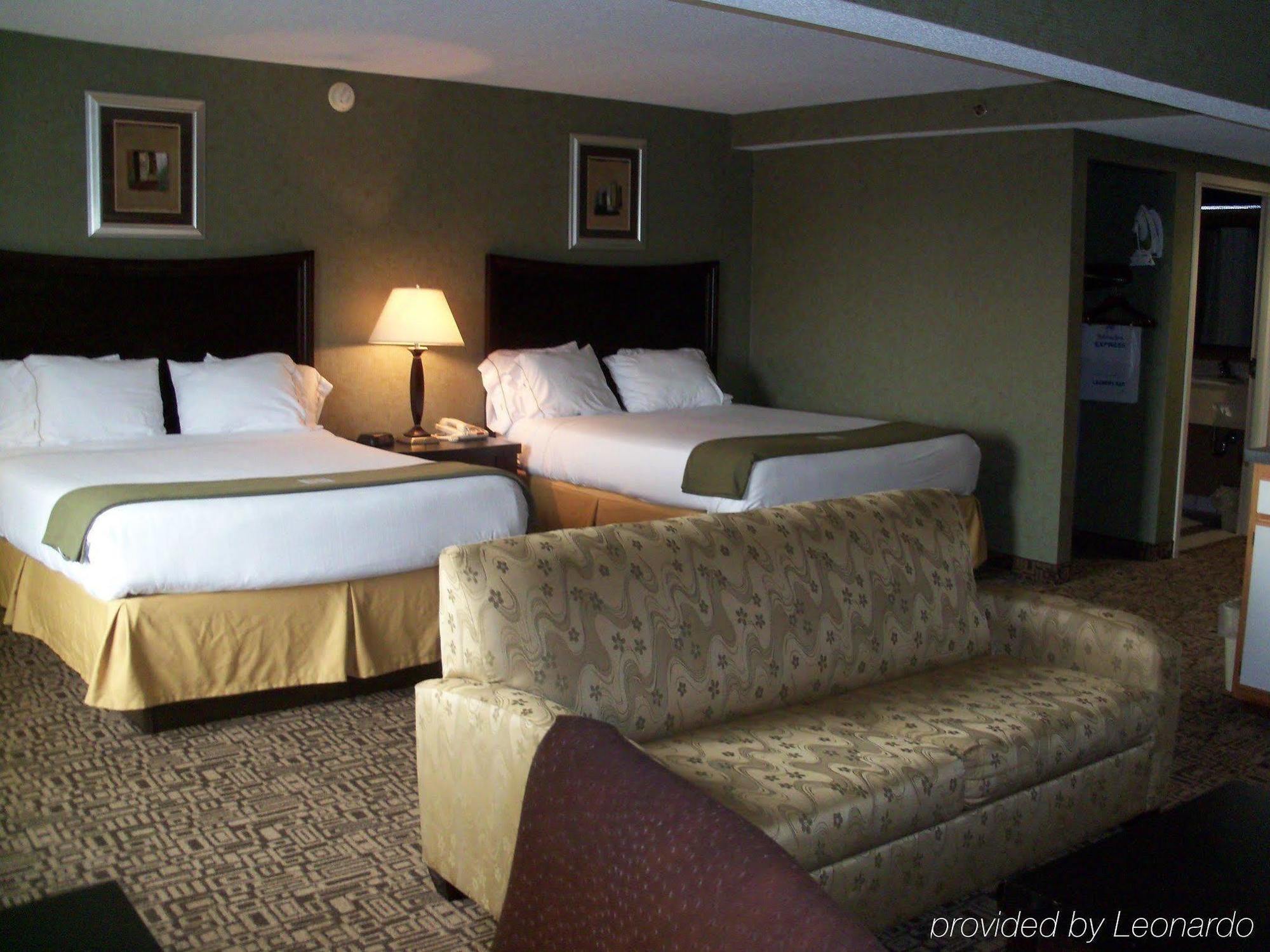Holiday Inn Express Edgewood-Aberdeen-Bel Air Room photo