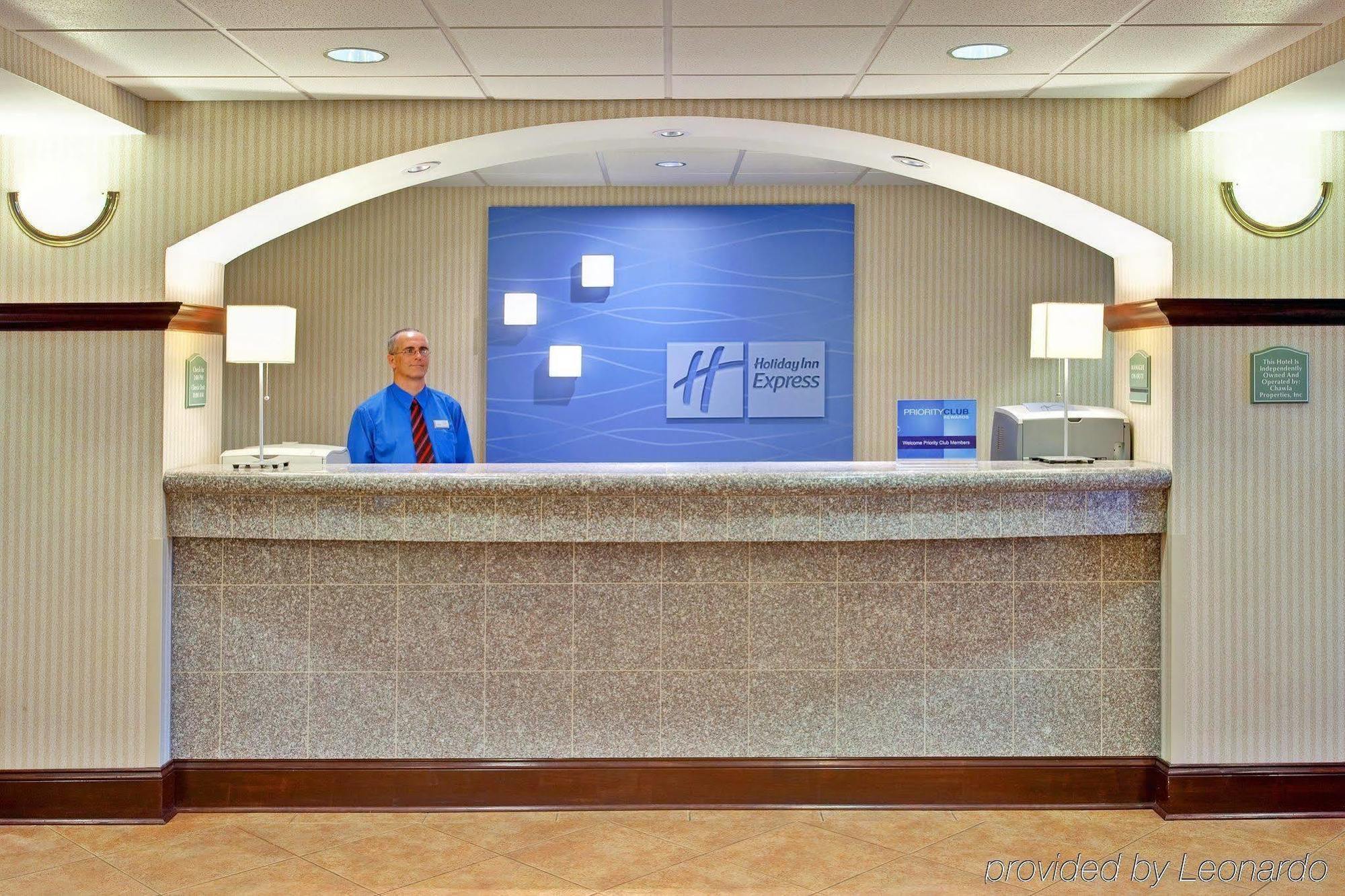 Holiday Inn Express & Suites Greenwood Interior photo