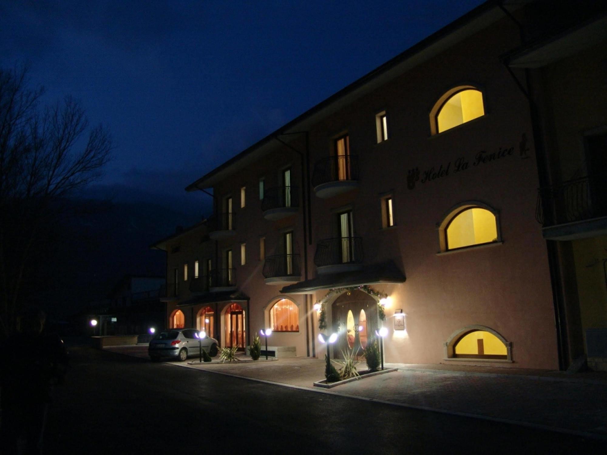 Hotel La Fenice Castel Di Sangro Exterior photo