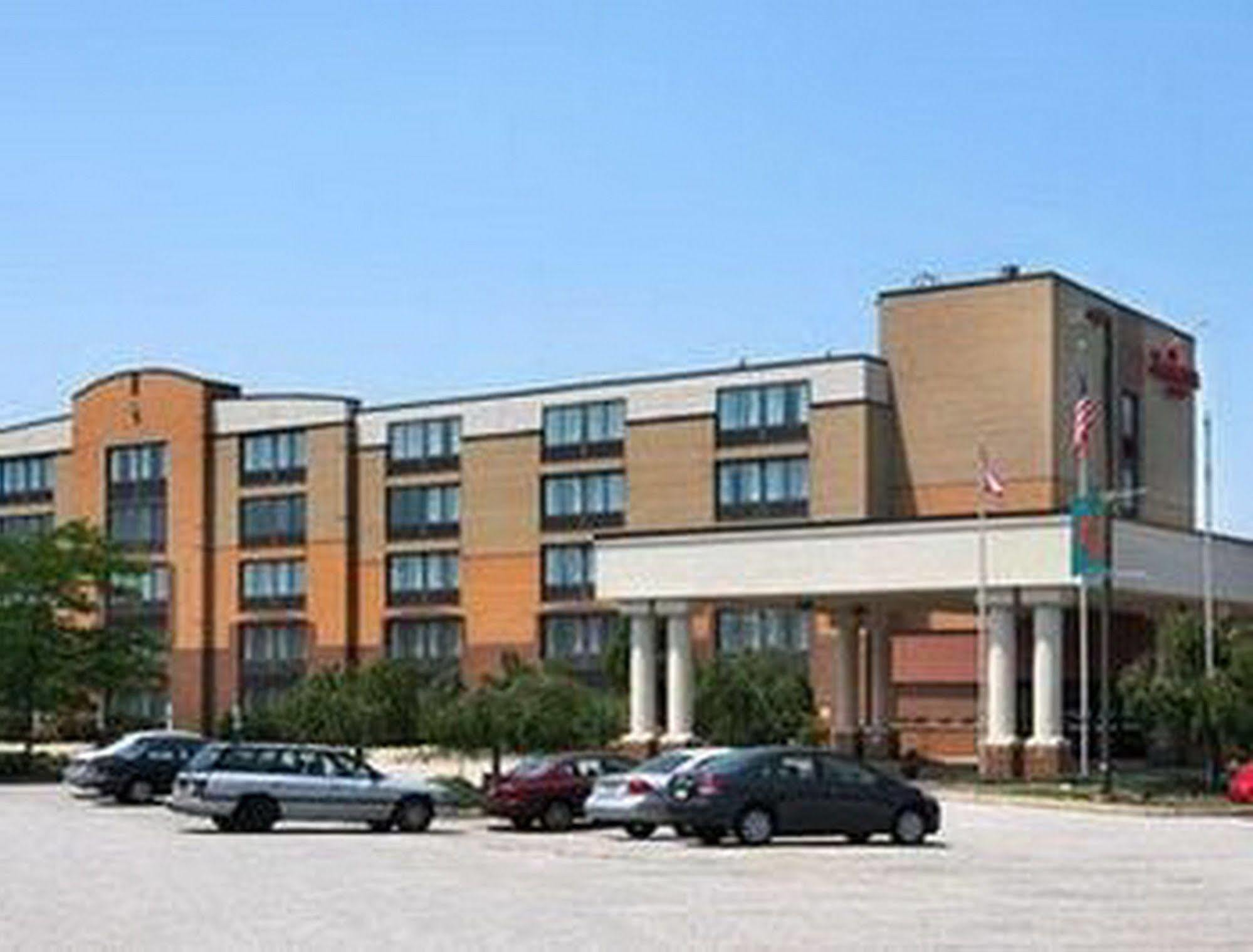 Fairbridge Hotel Cleveland East Wickliffe Exterior photo