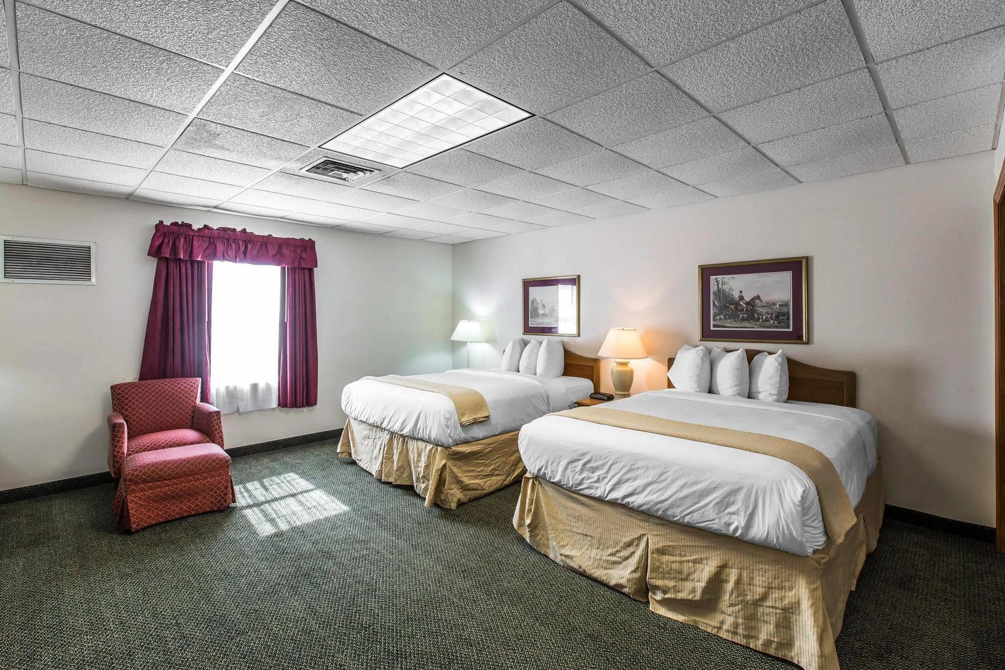 Quality Inn & Suites Waycross Exterior photo