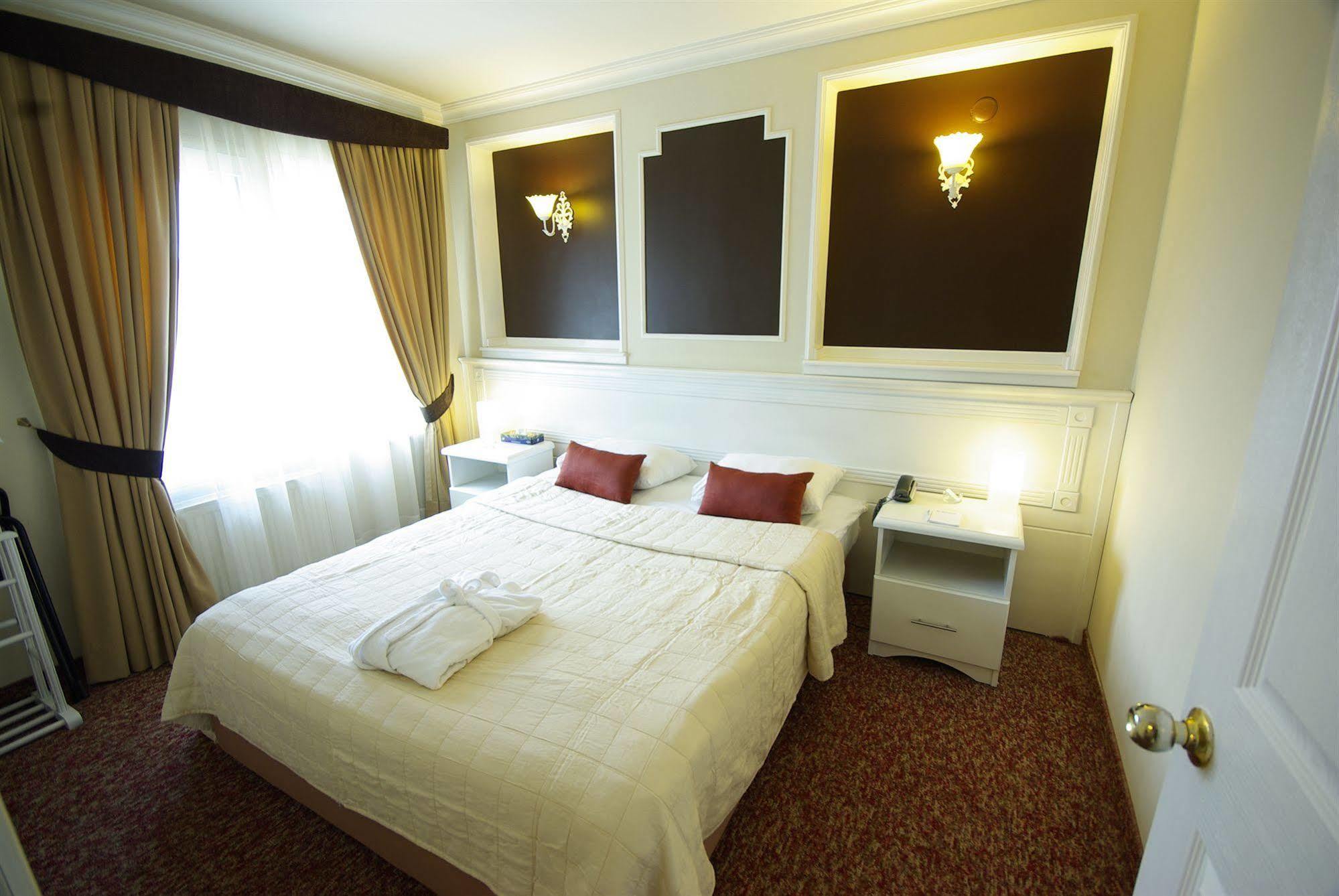 La Palace Suites Sisli Istanbul Exterior photo