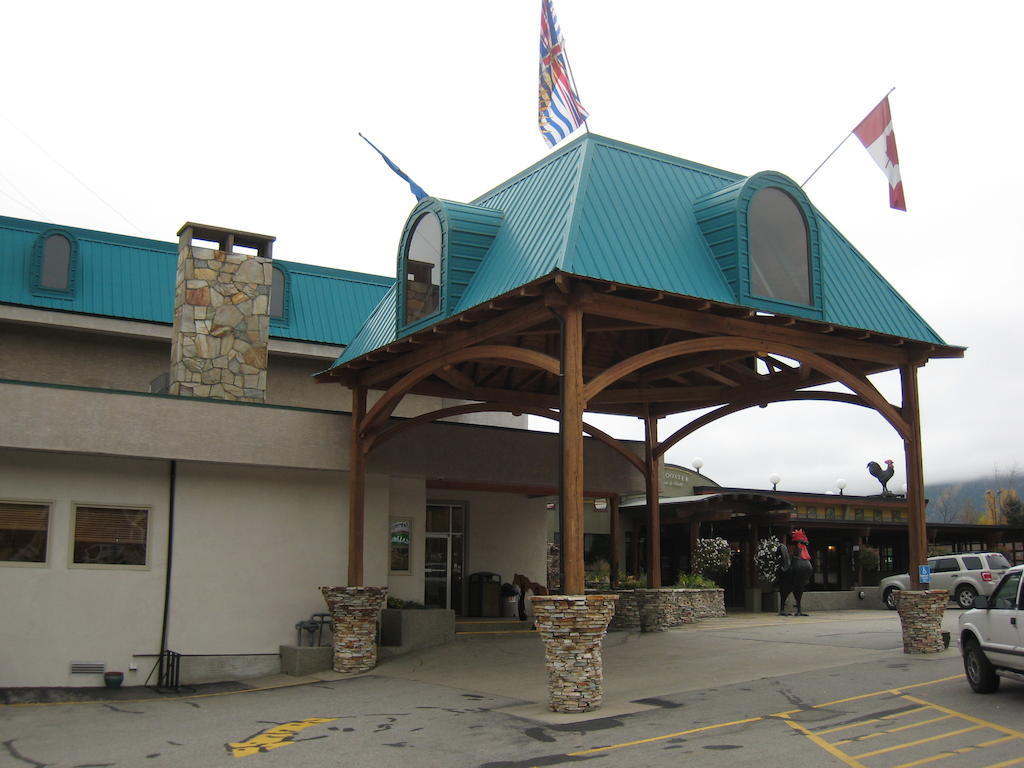 Super 8 By Wyndham Castlegar Bc Hotel Exterior photo