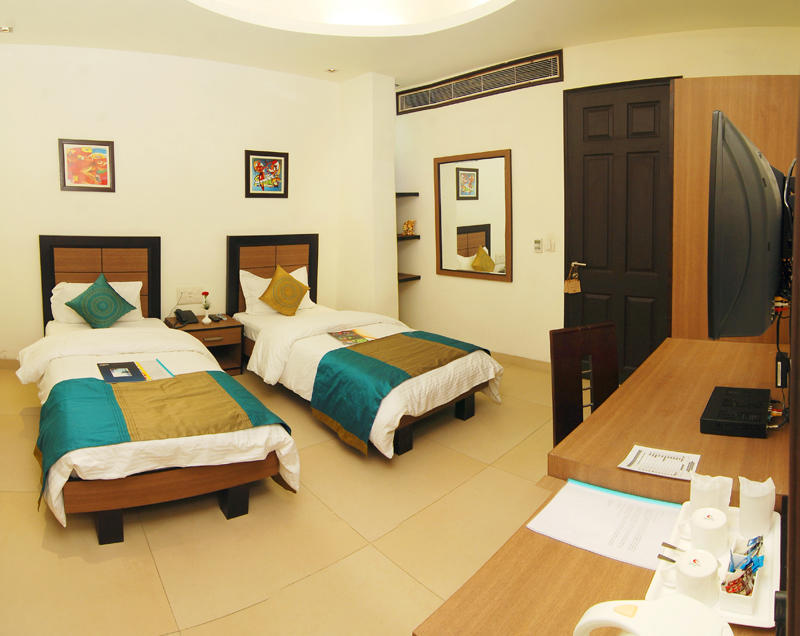 White Lotus Hotel New Delhi Room photo