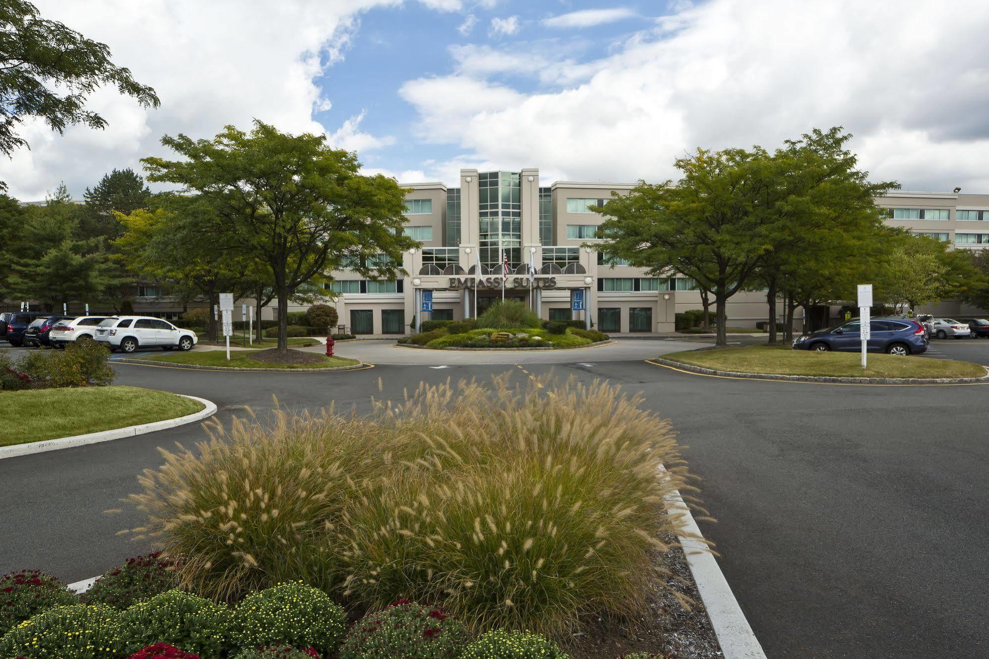 Embassy Suites Parsippany Exterior photo