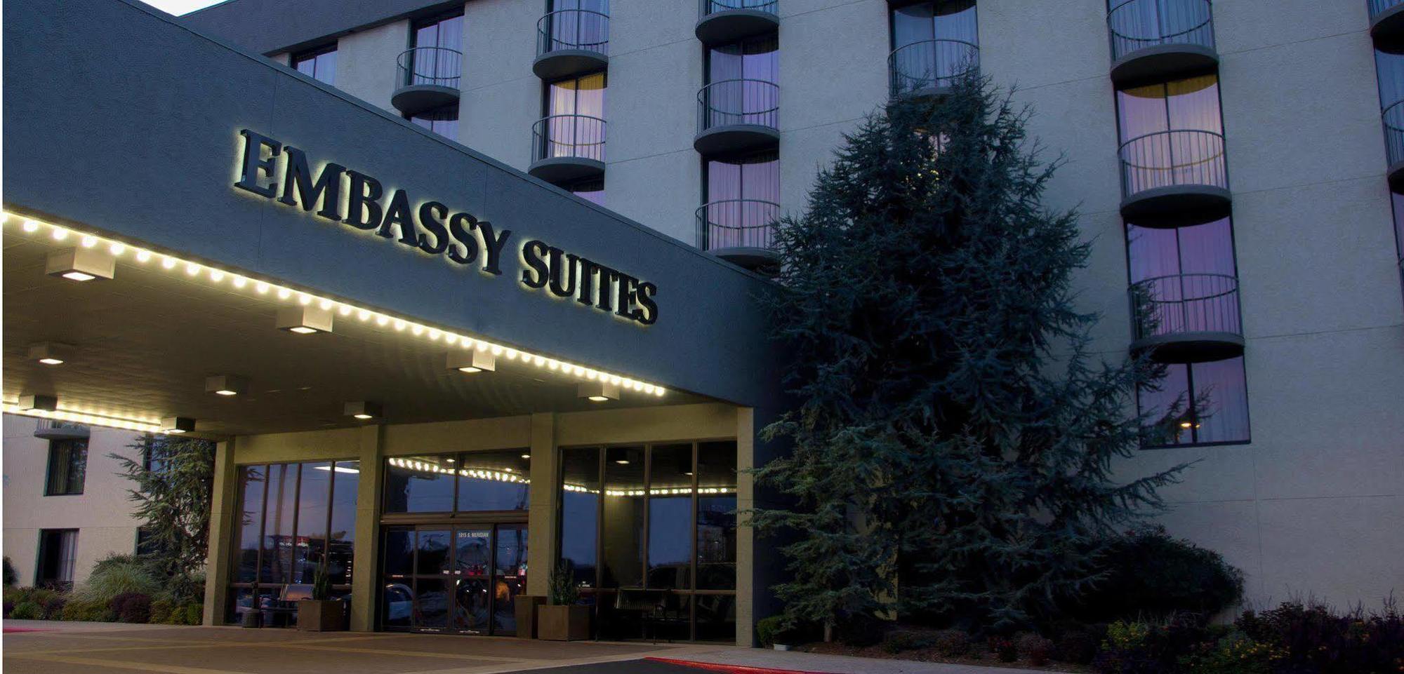 Embassy Suites By Hilton Oklahoma City Will Rogers Airport Exterior photo