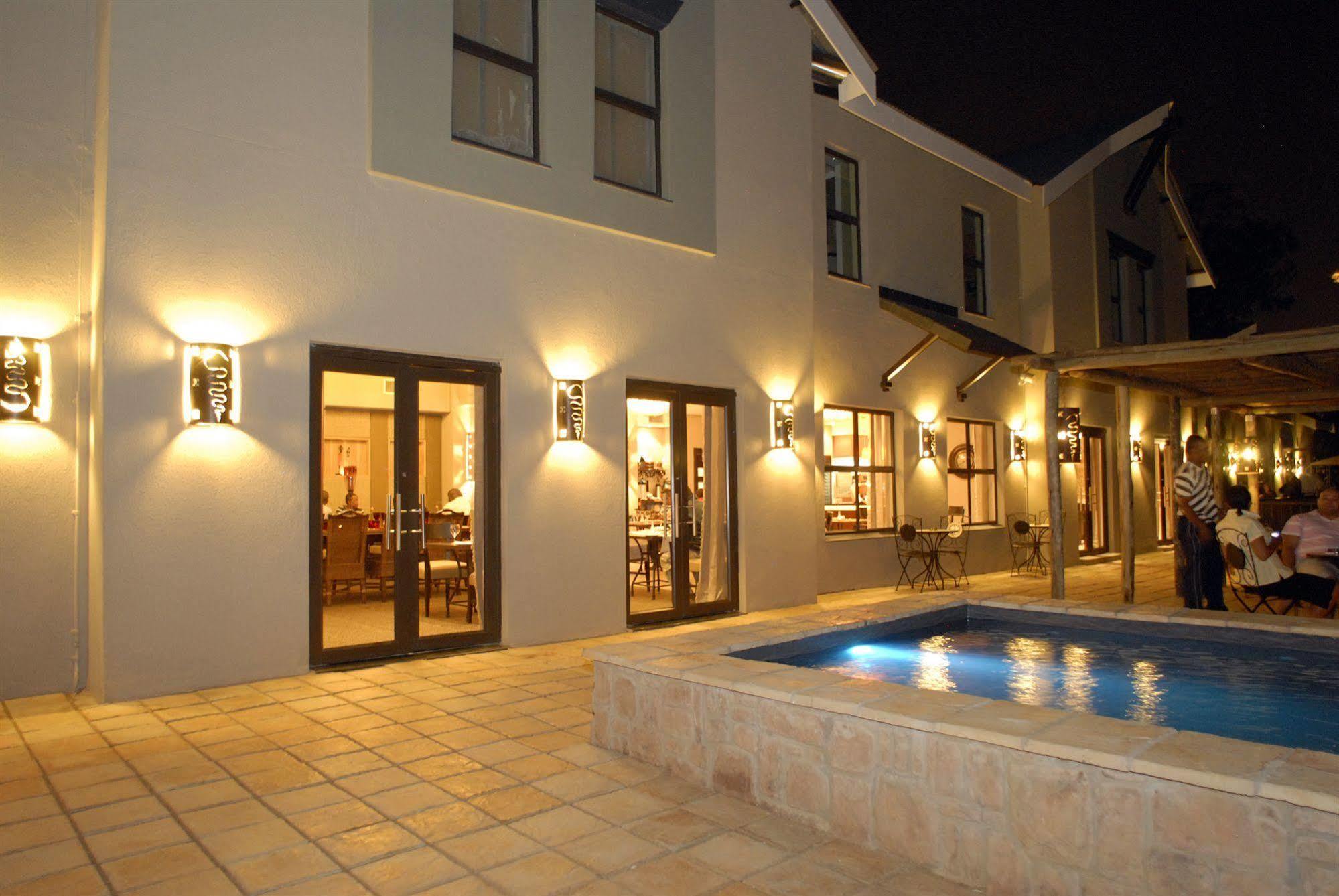 Protea Hotel By Marriott Bloemfontein Willow Lake Exterior photo