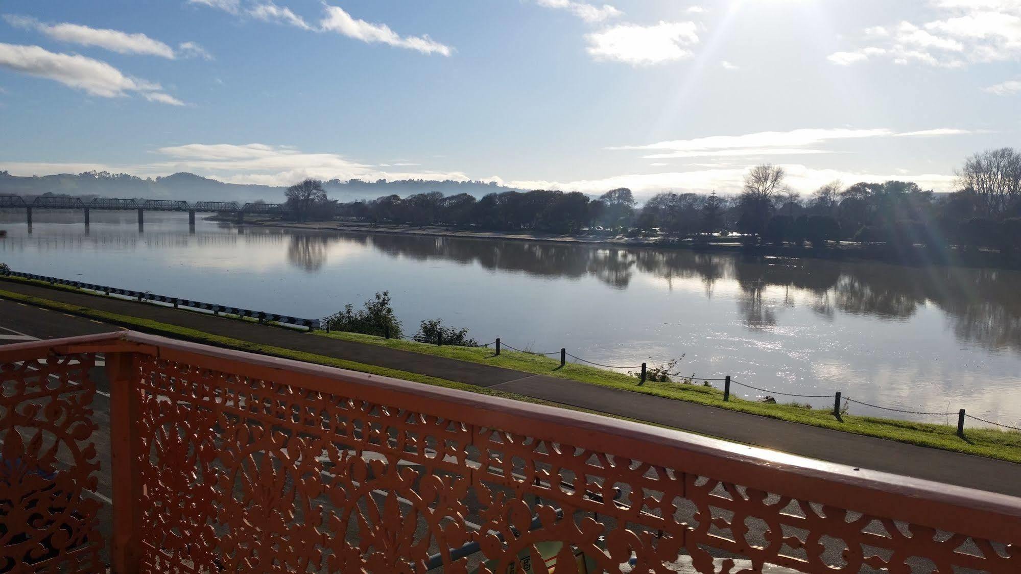 Tamara Riverside Lodge Whanganui Exterior photo