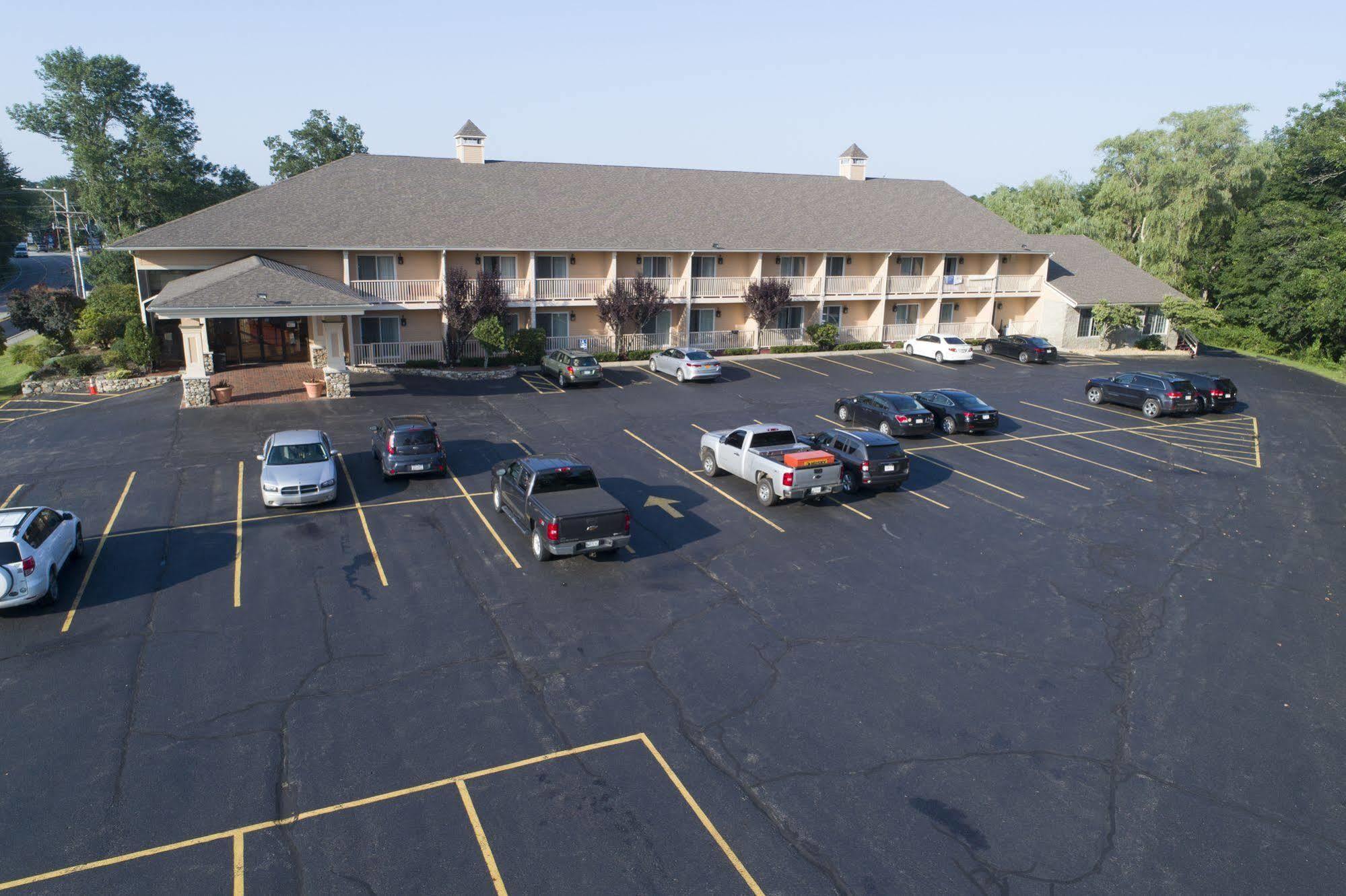 Hampton Falls Inn Exterior photo