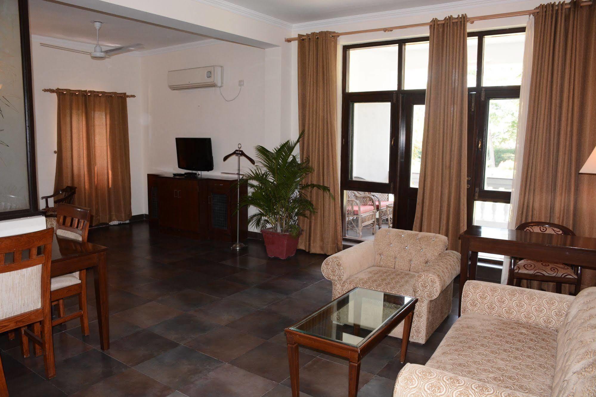 Naturoville Ayurvedic And Yoga Retreat Hotel Rishikesh Exterior photo