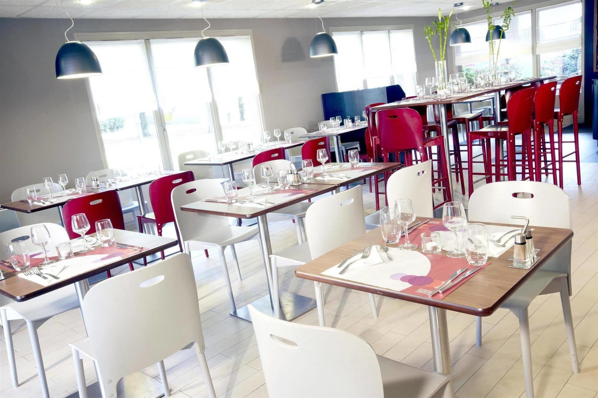 Kyriad Direct Lille Nord - Roubaix Restaurant photo