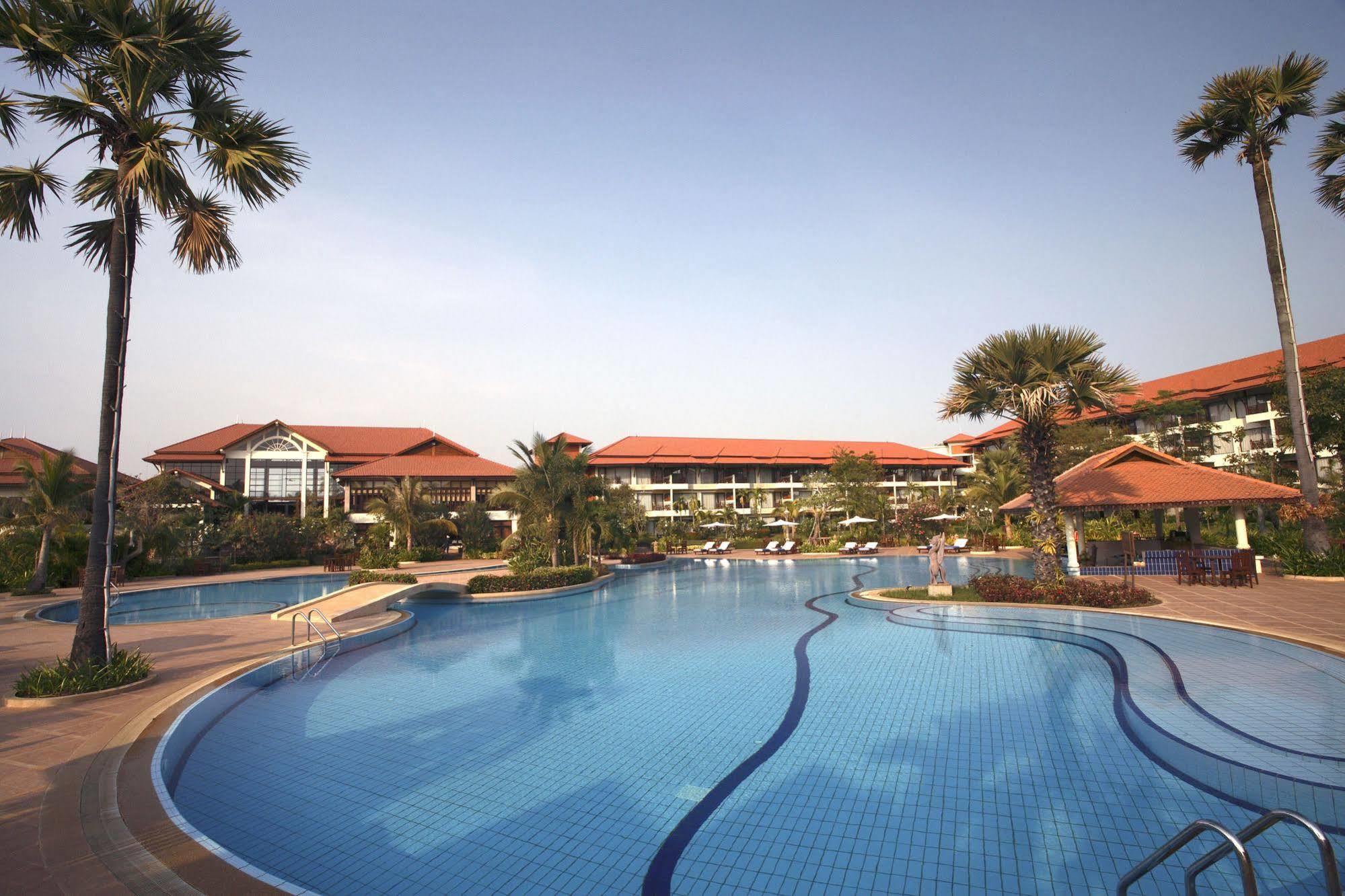 Angkor Palace Resort & Spa Siem Reap Exterior photo