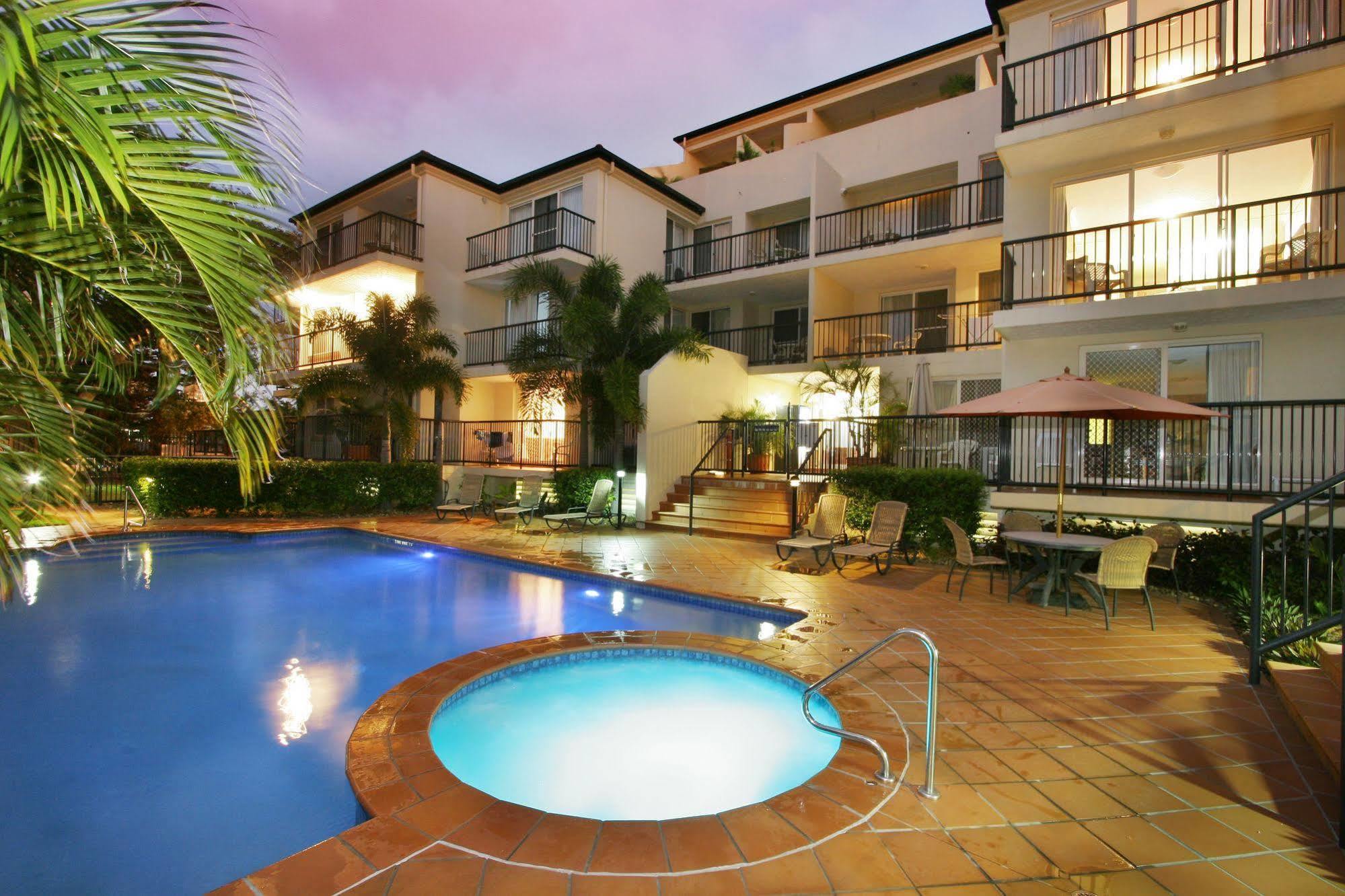 Sunset Island Resort Gold Coast Exterior photo