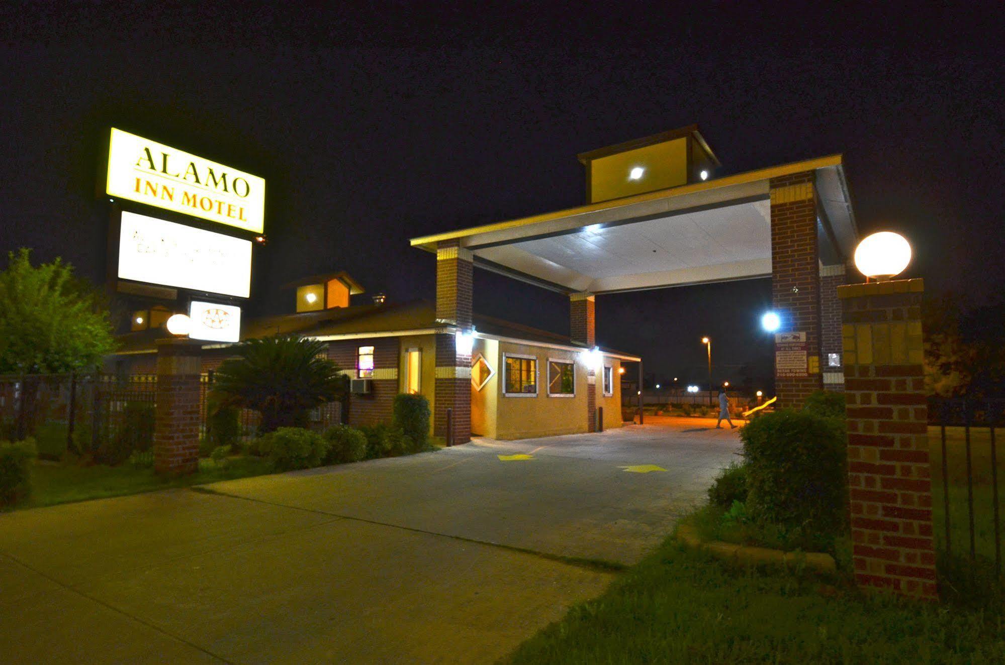 Americas Best Value Inn San Antonio Downtown Riverwalk Exterior photo