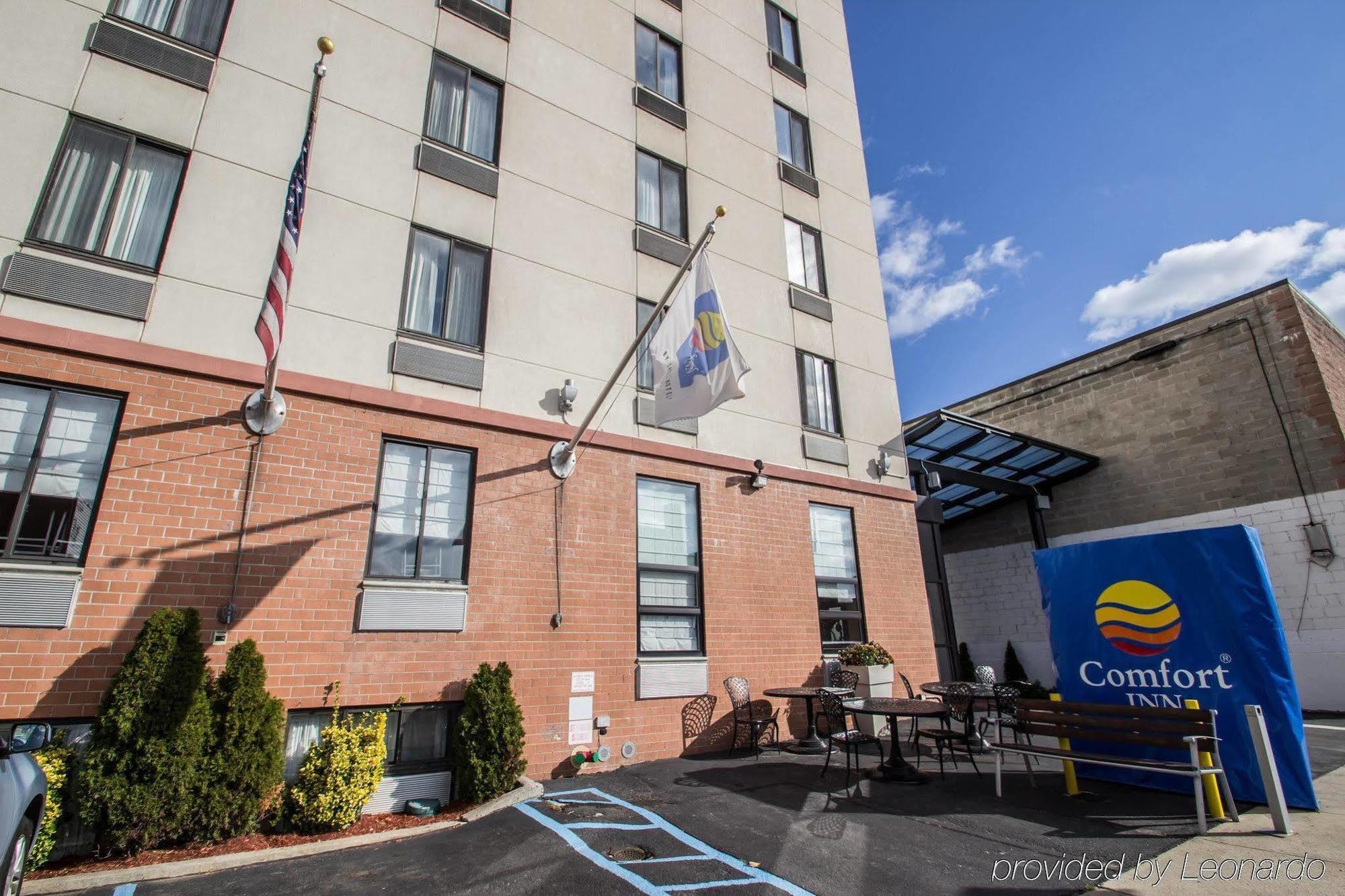 Red Lion Inn And Suites Brooklyn New York Exterior photo