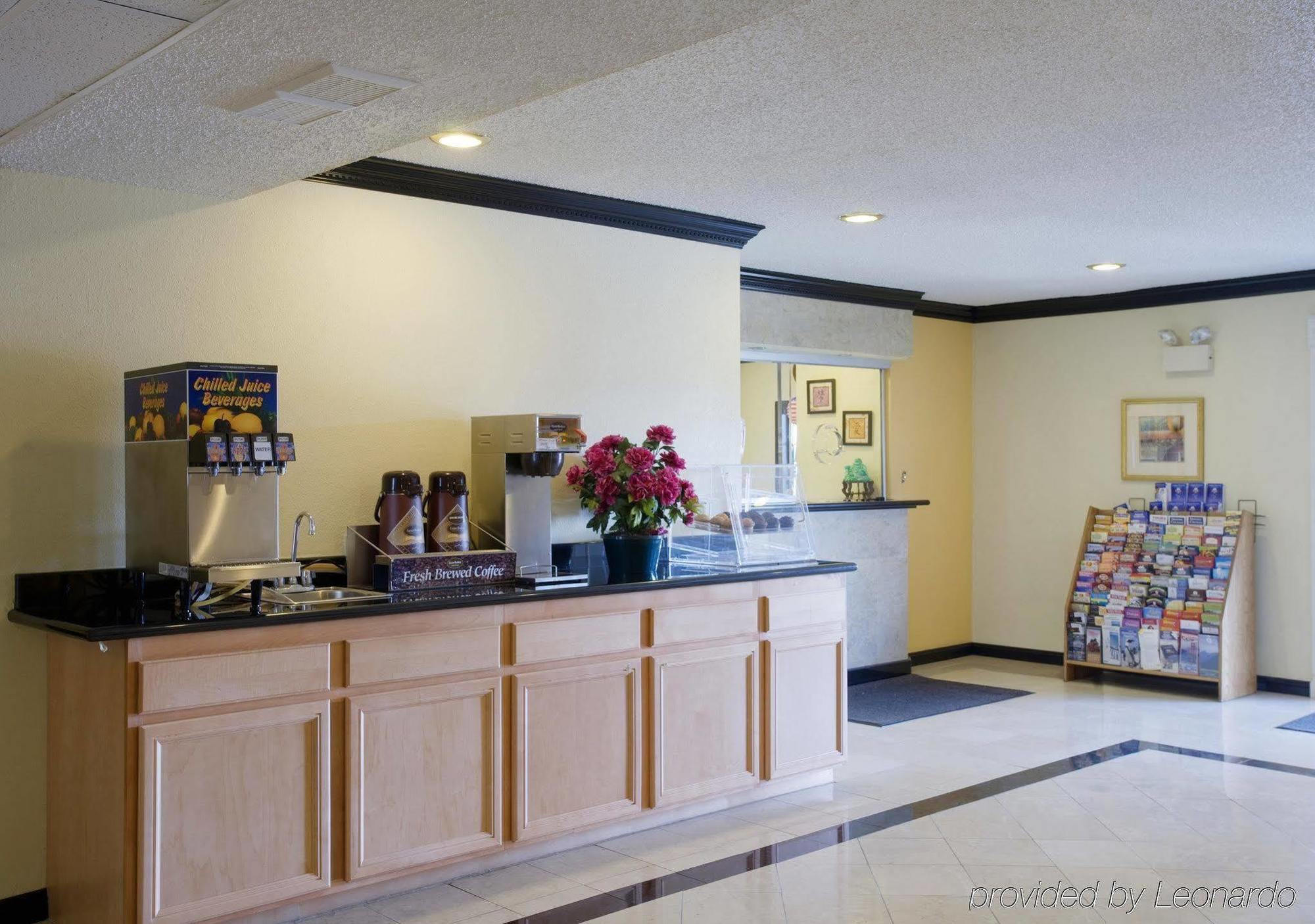 Surestay Plus Hotel By Best Western Hayward Restaurant photo